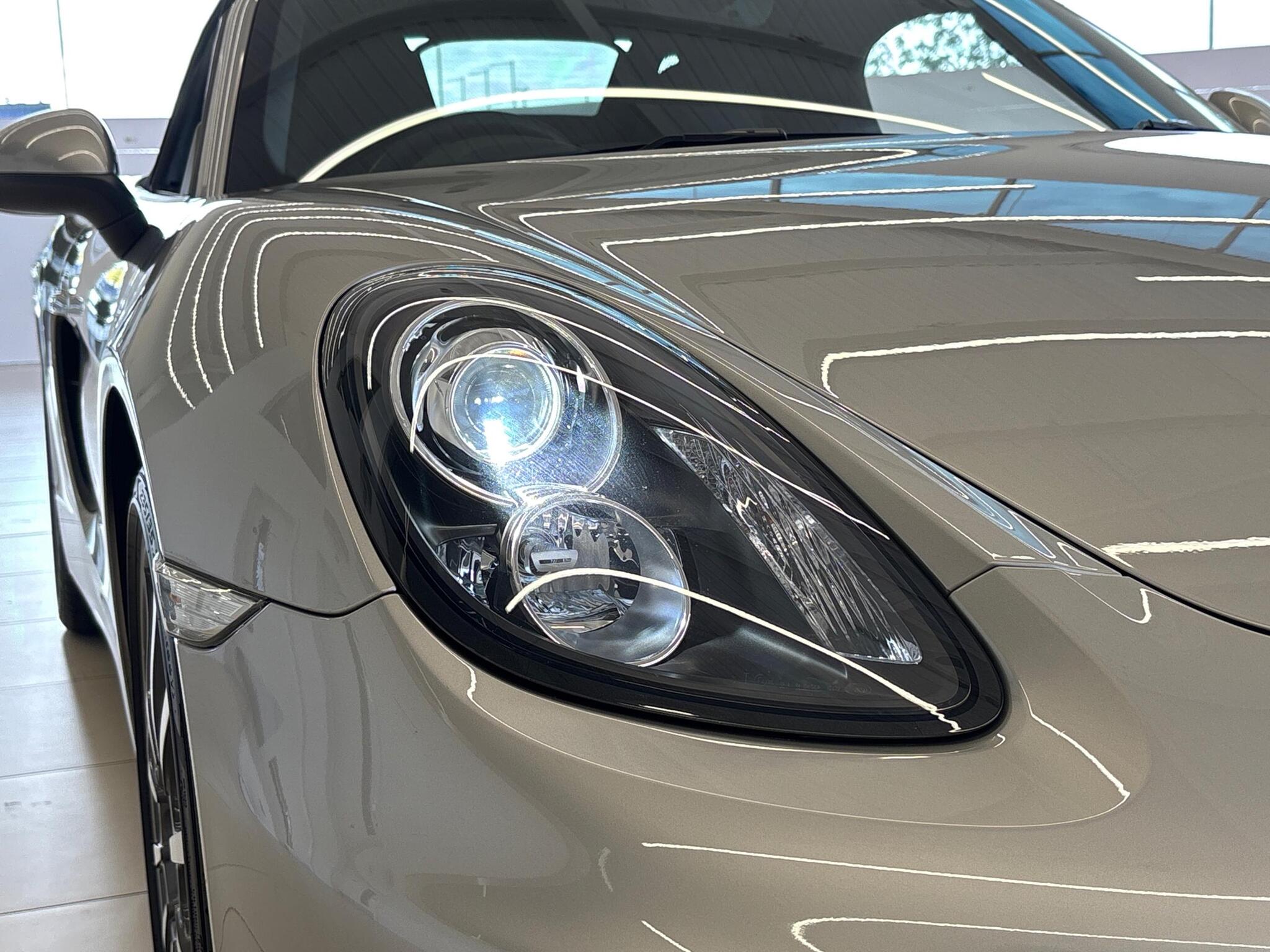 Porsche Boxster view 29