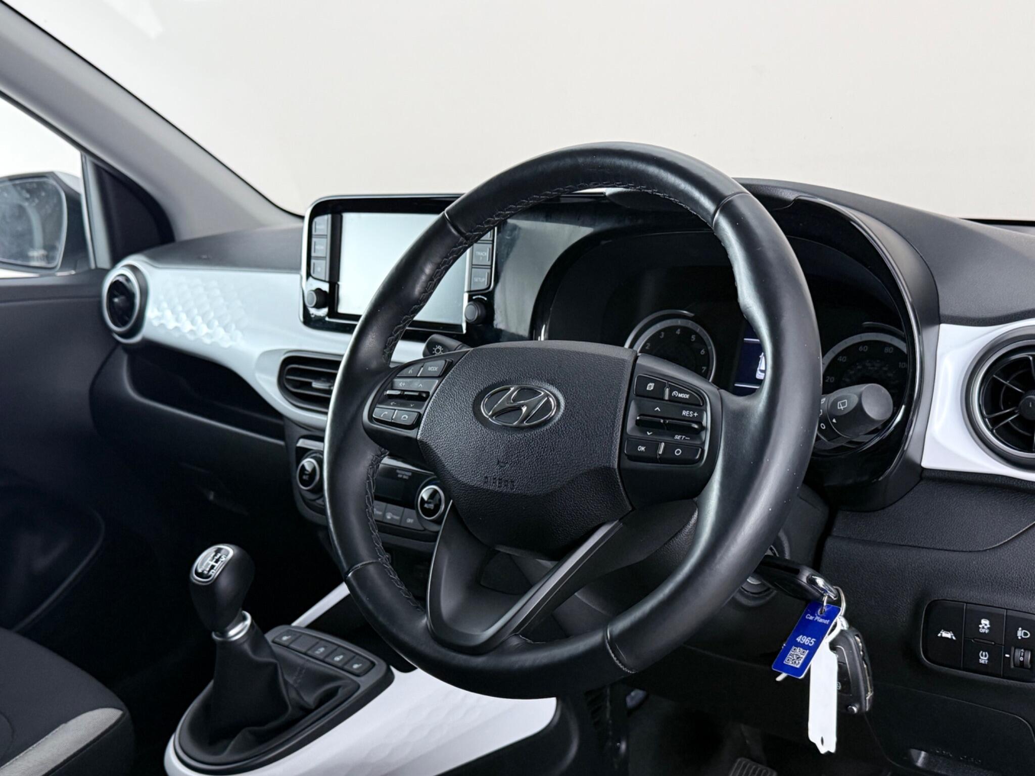 Hyundai i10 view 3