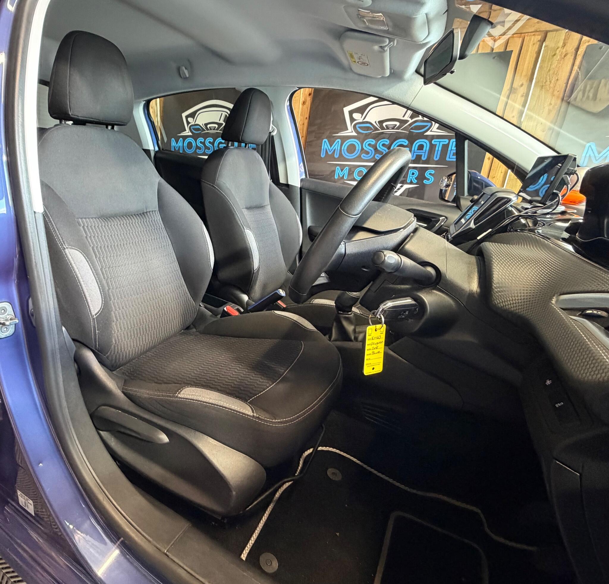 Peugeot 208 view 19