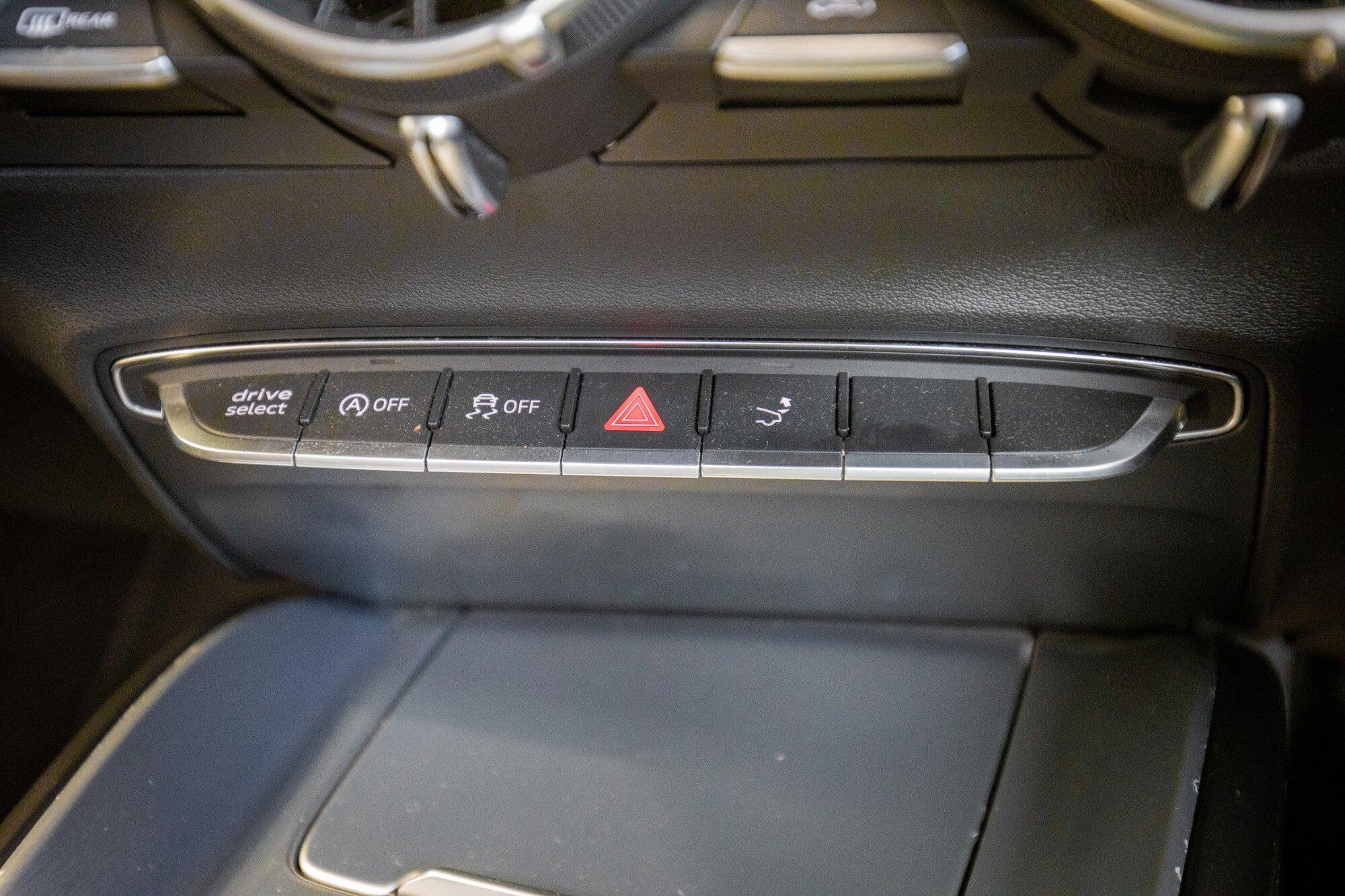 Audi TT view 26