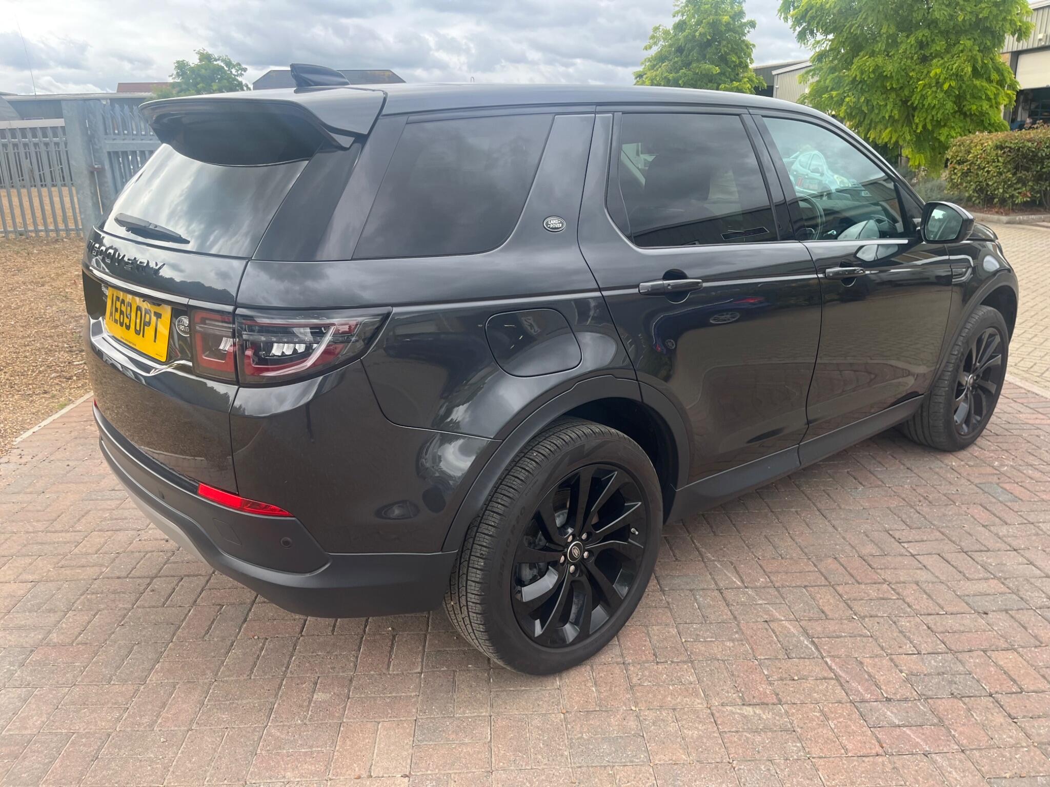 Land Rover Discovery Sport view 21