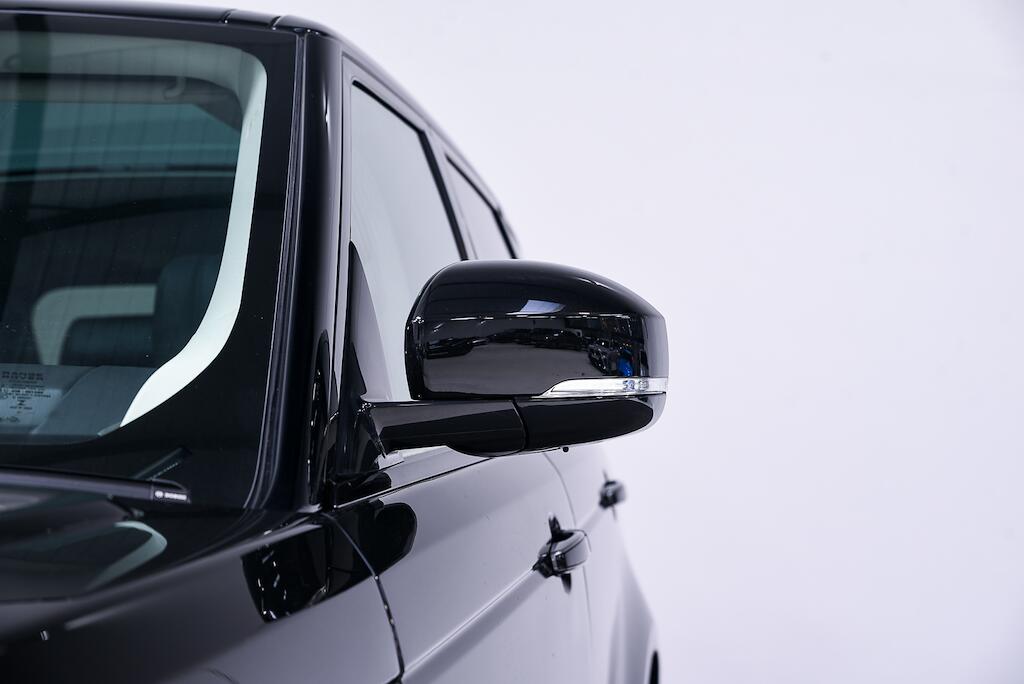Land Rover Range Rover Sport view 8