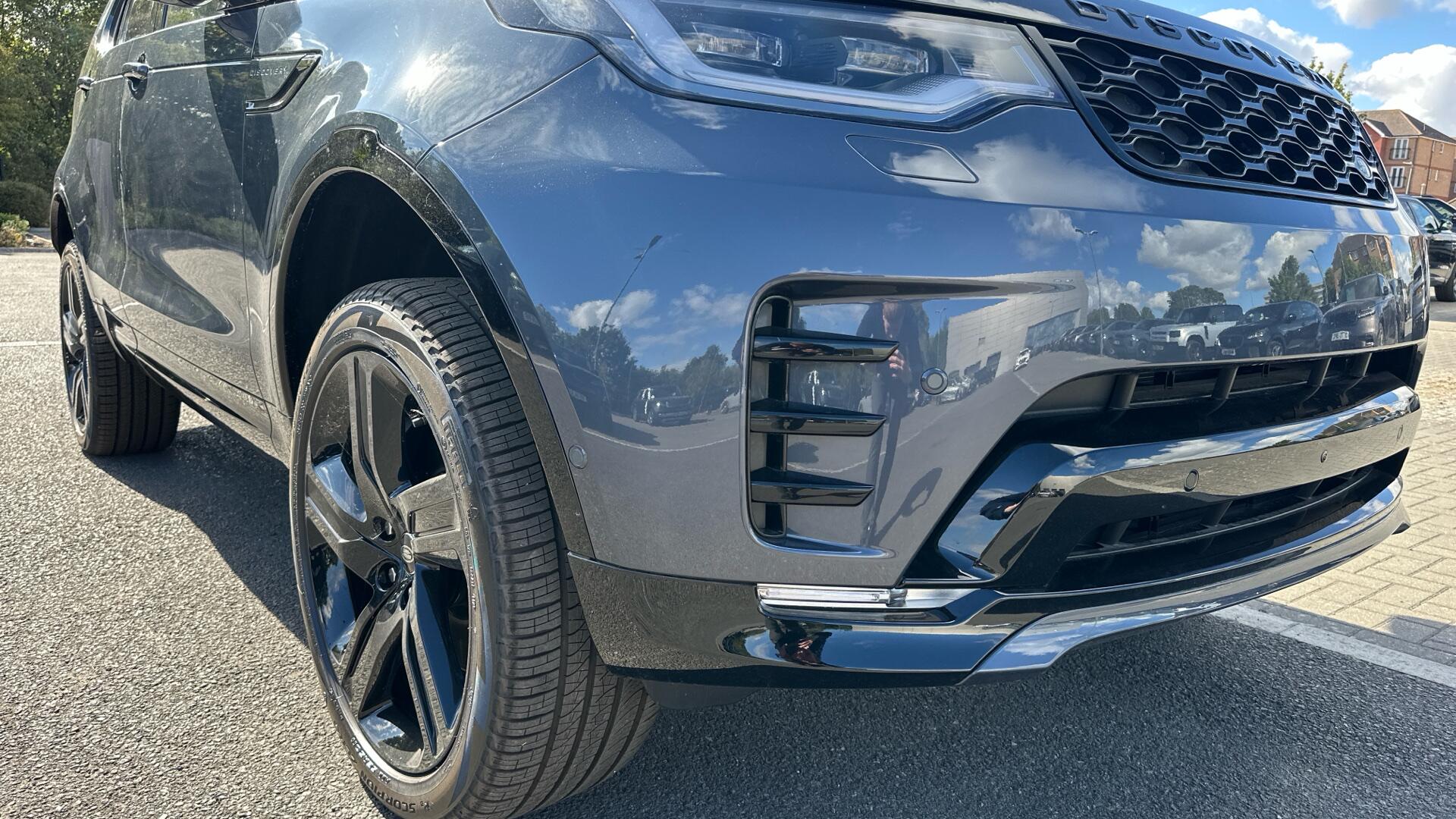 Land Rover Discovery view 22