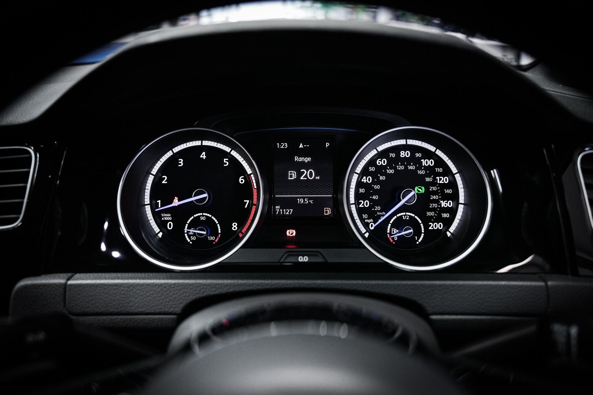 Volkswagen Golf view 20