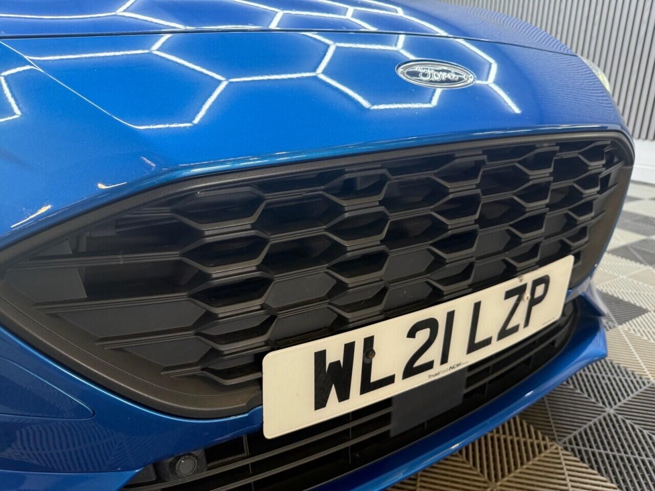 Ford Focus view 17
