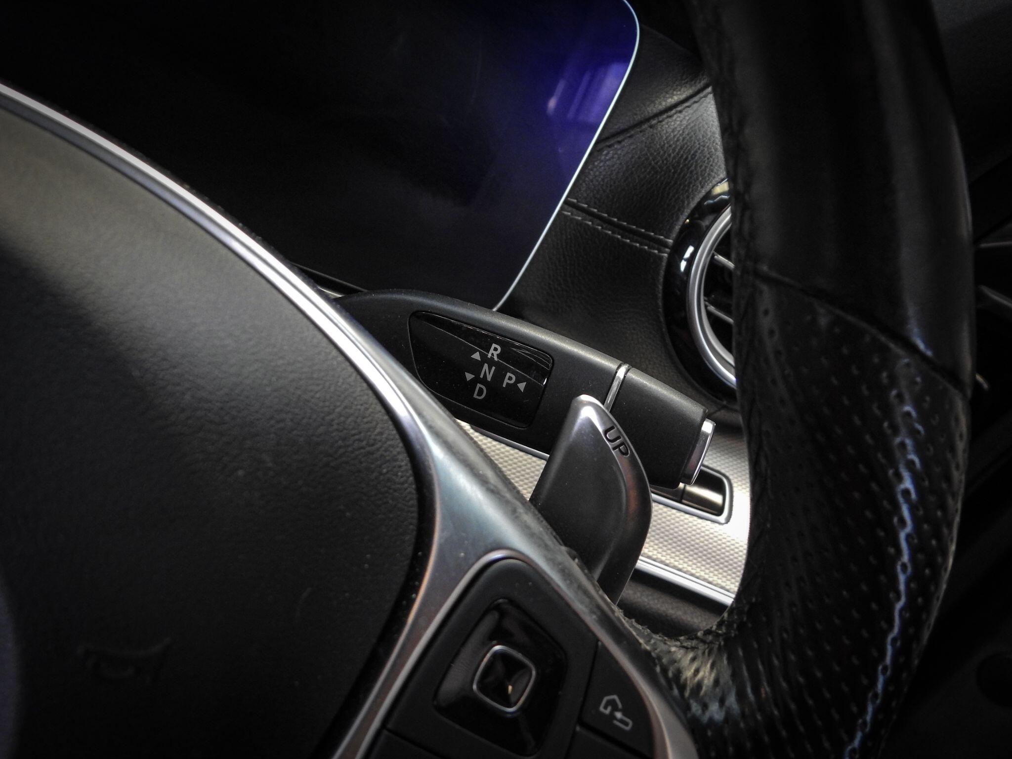 Mercedes-Benz E-Class view 38