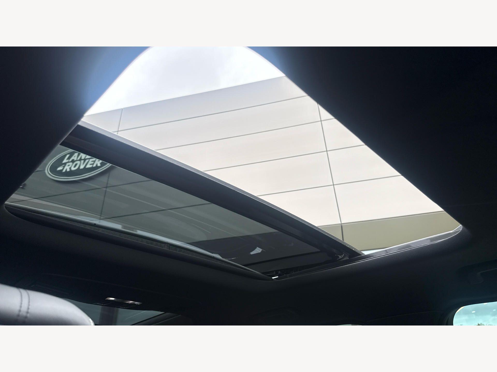 Land Rover Discovery view 26