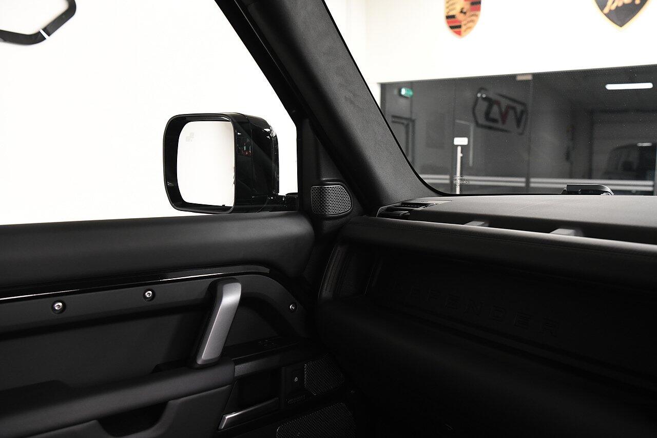 Land Rover Defender view 13