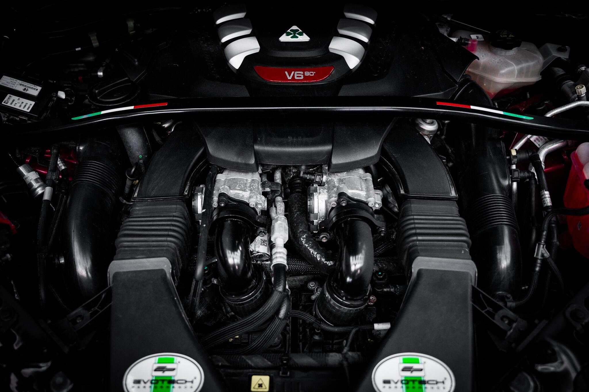 Alfa Romeo Stelvio view 7