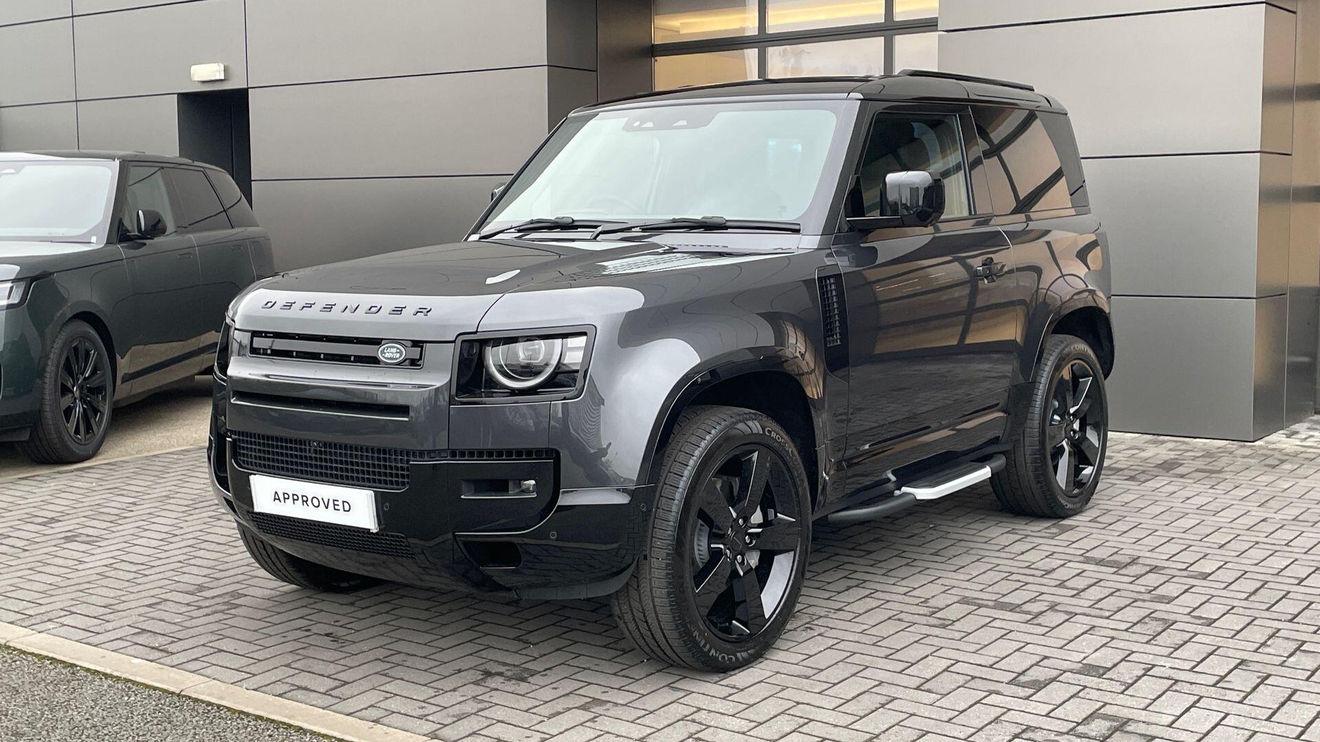 Land Rover Defender view 30
