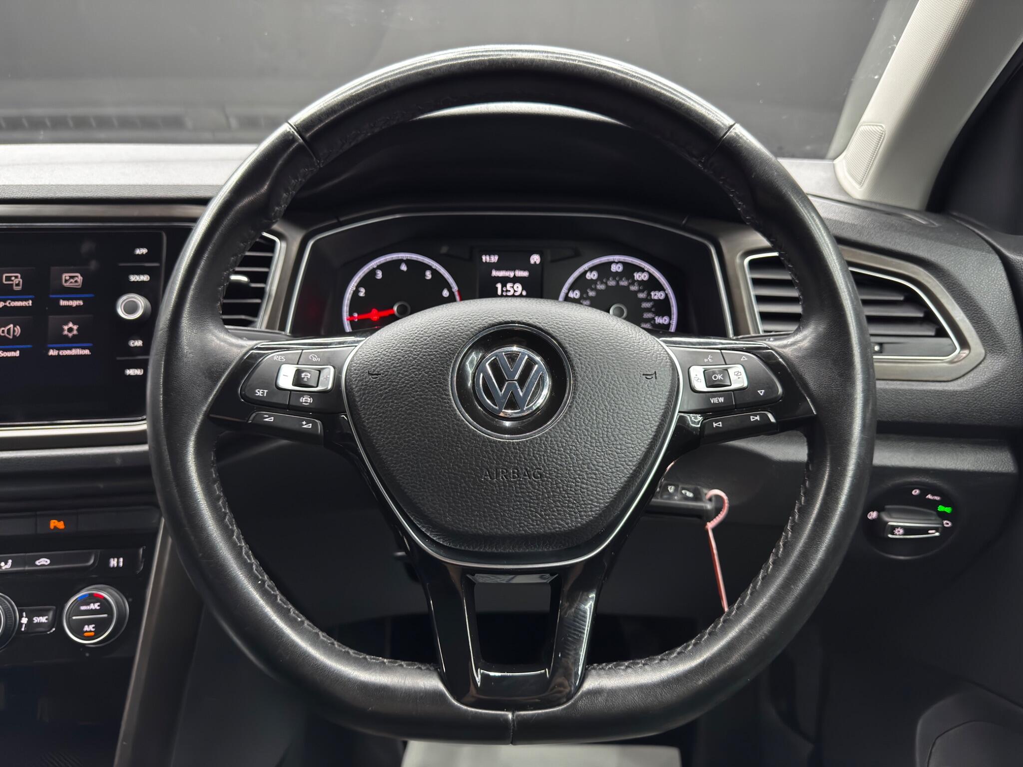 Volkswagen T-Roc view 19