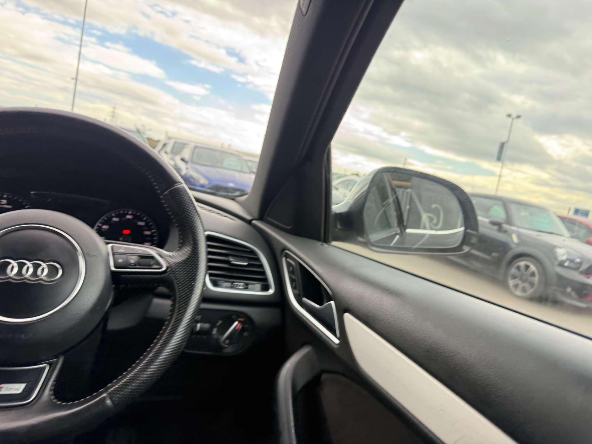 Audi Q3 view 66