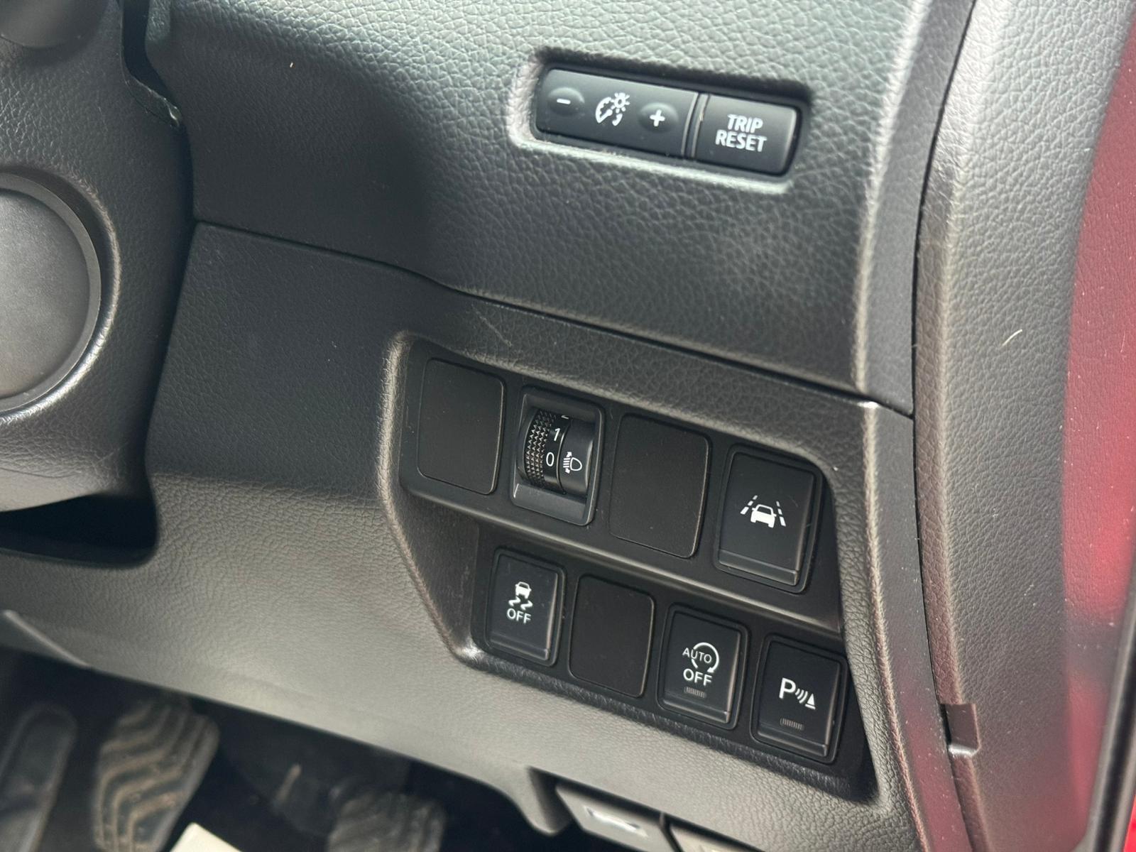 2015 Nissan Qashqai image 13