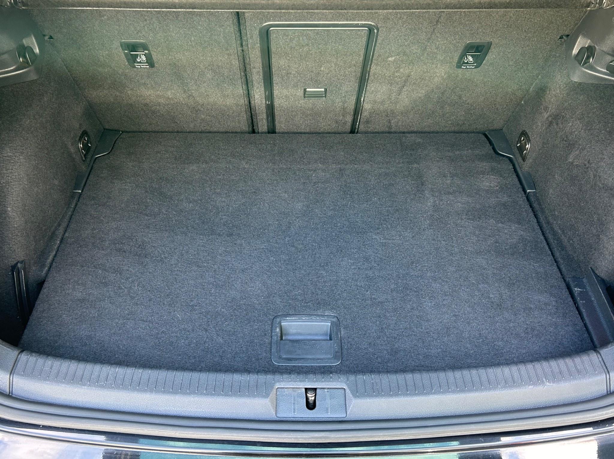Volkswagen Golf view 25