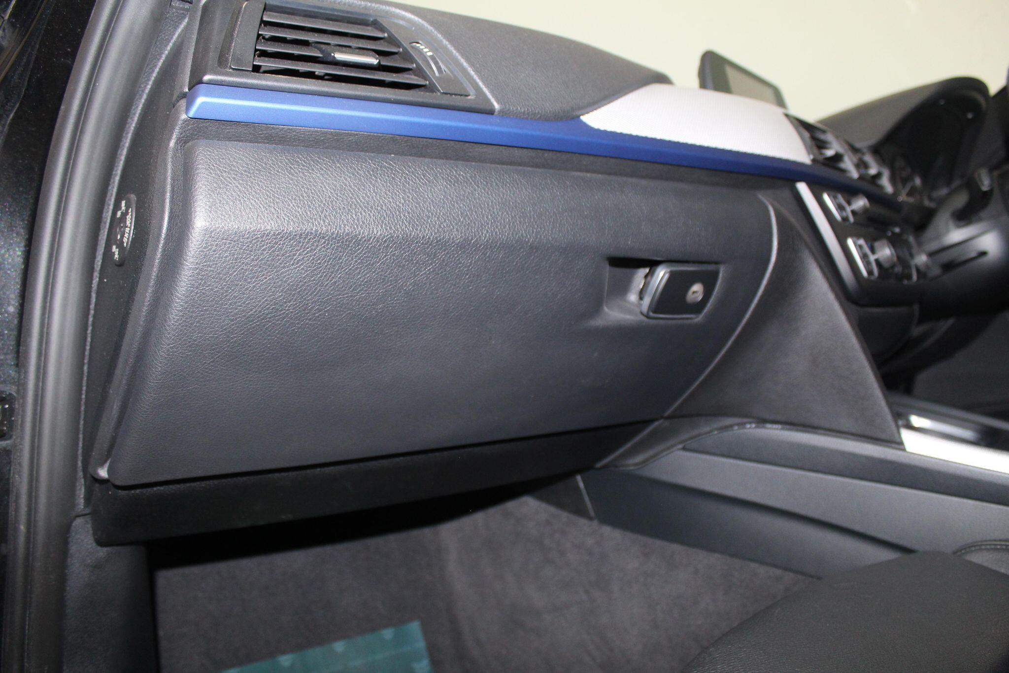 BMW 3 Series view 30