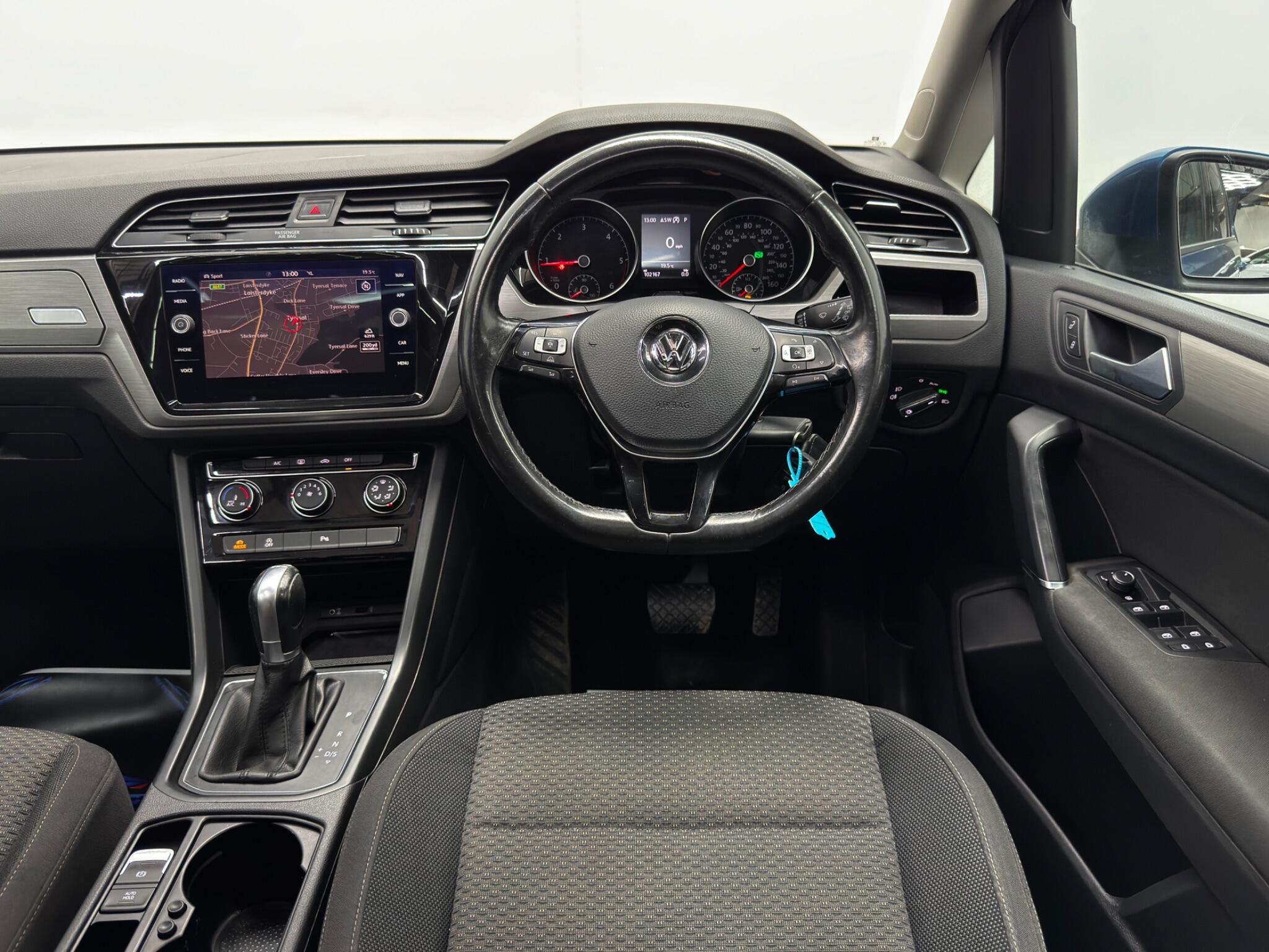 Volkswagen Touran view 12