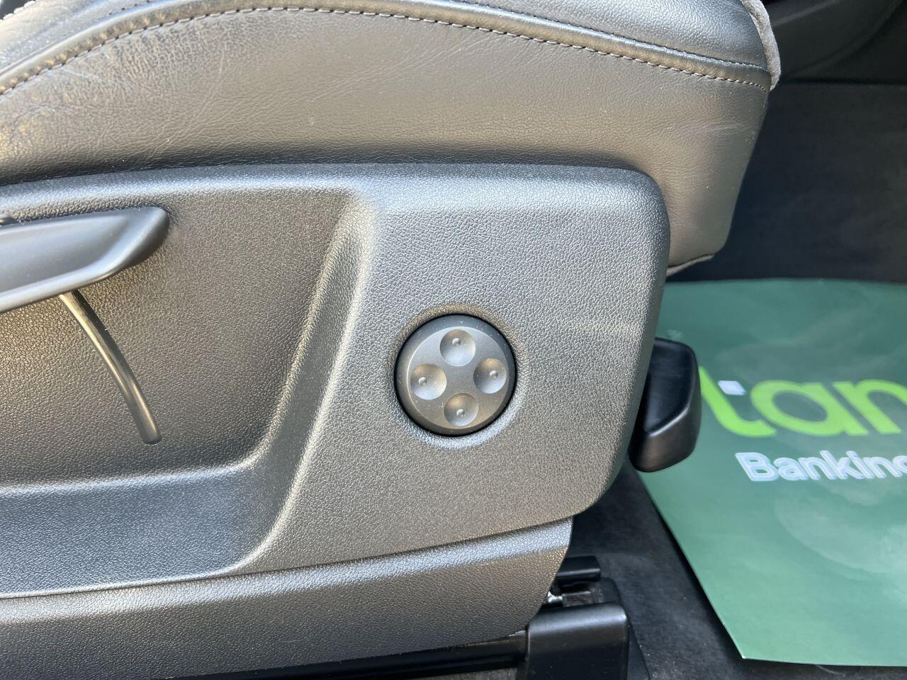 Audi Q5 view 18