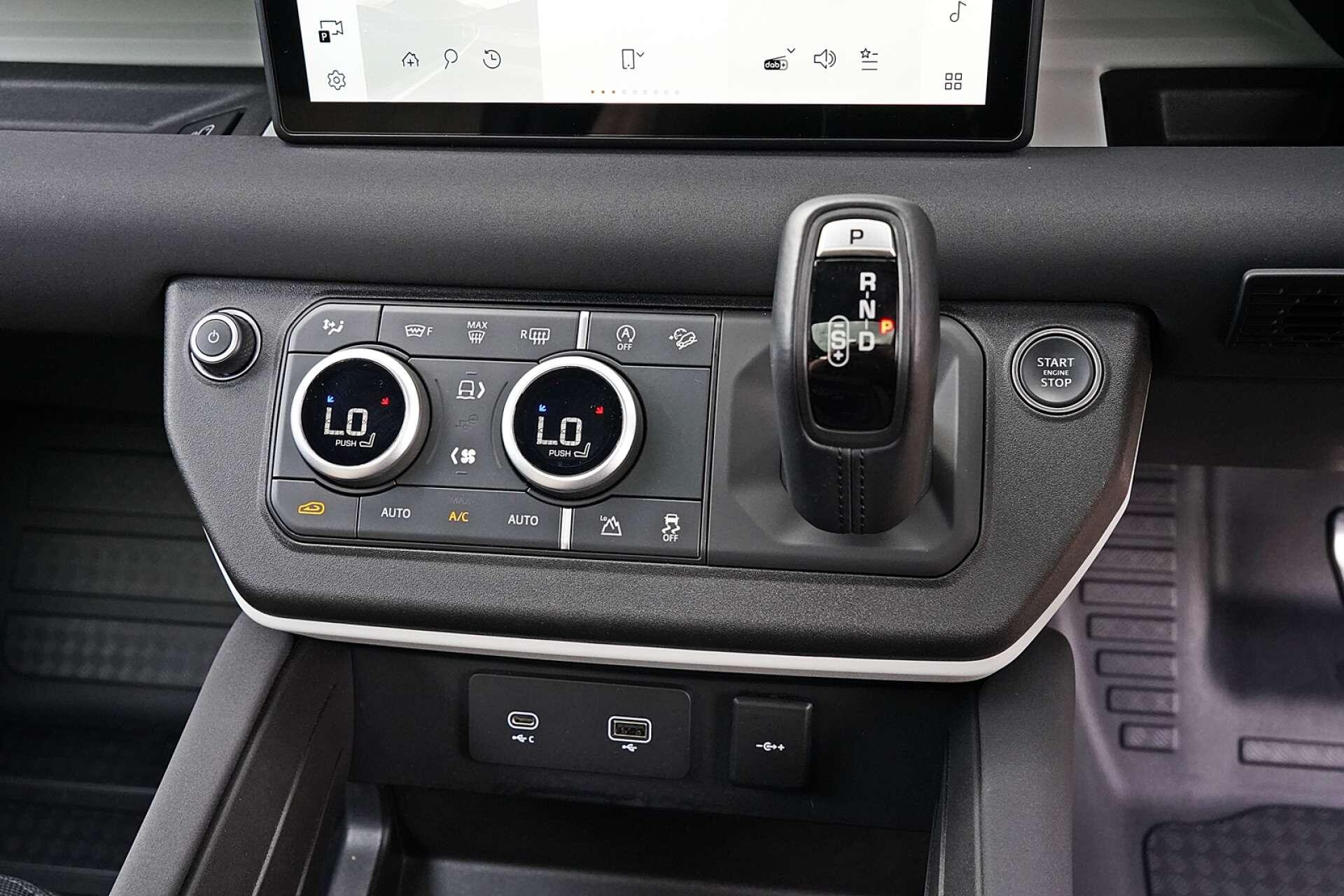 Land Rover Defender view 21
