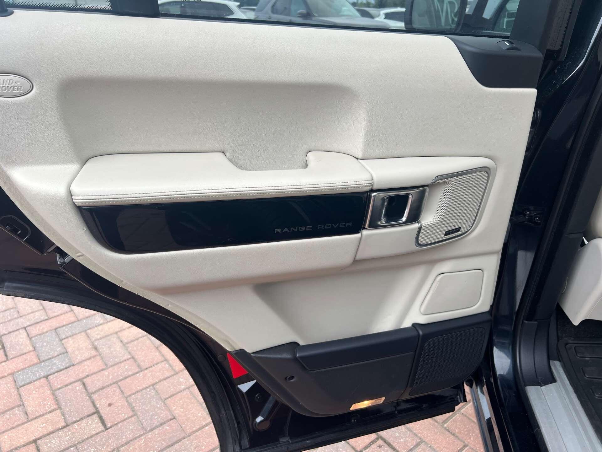 Land Rover Range Rover view 44