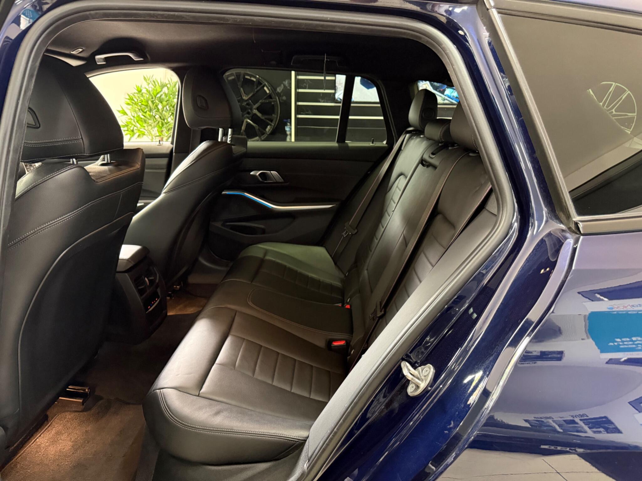 BMW 3 Series view 39