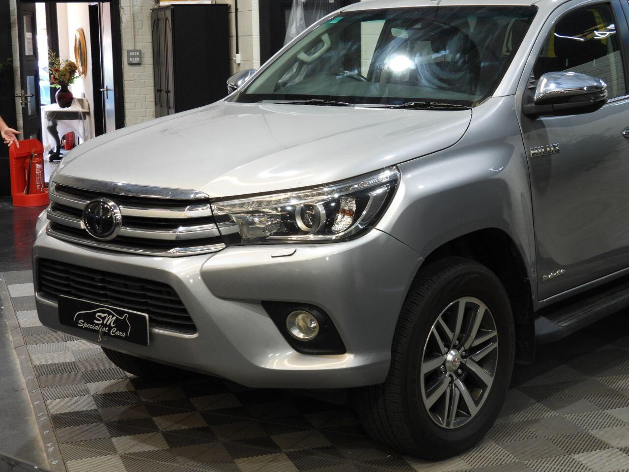 Toyota Hilux view 17