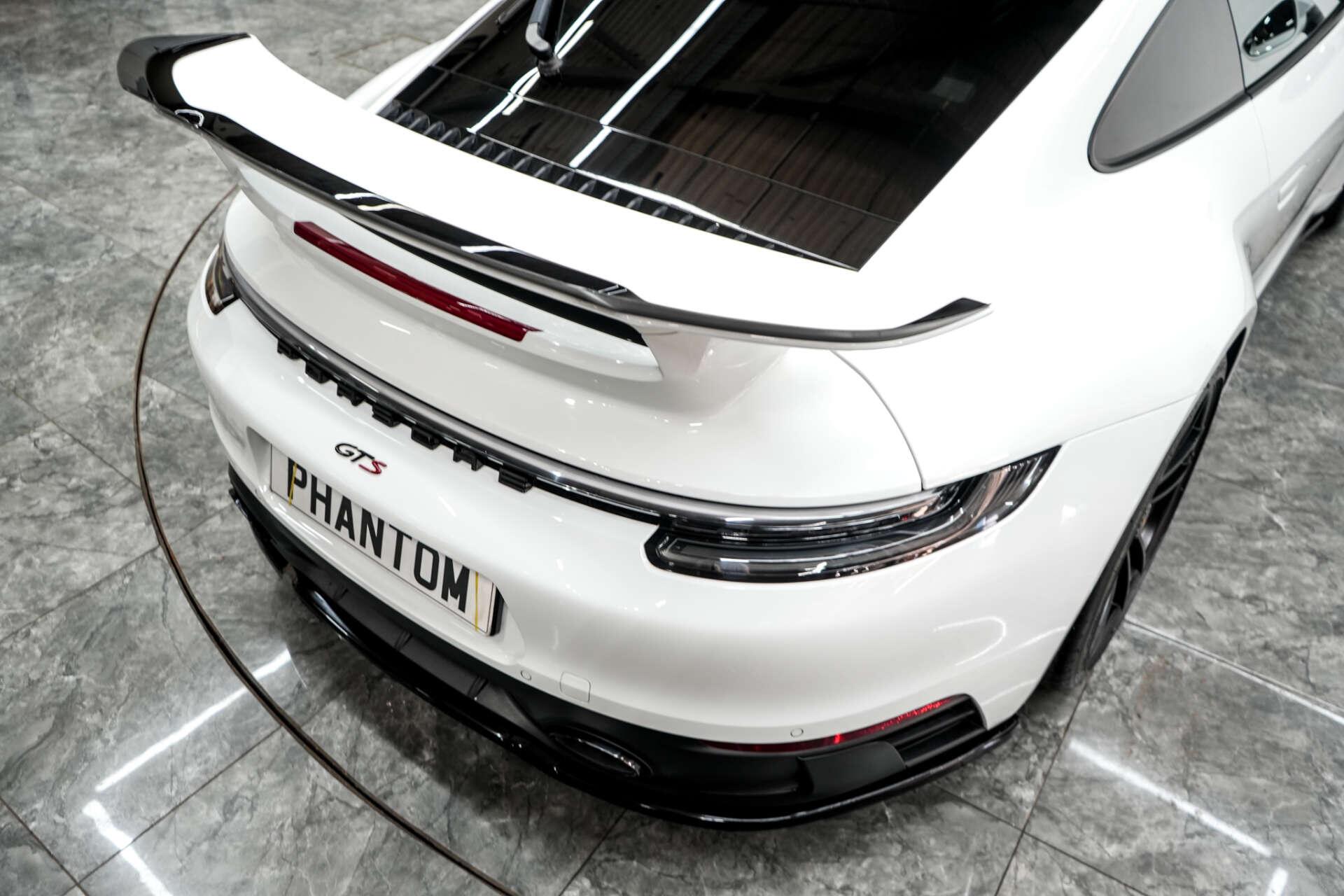 Porsche 911 view 15