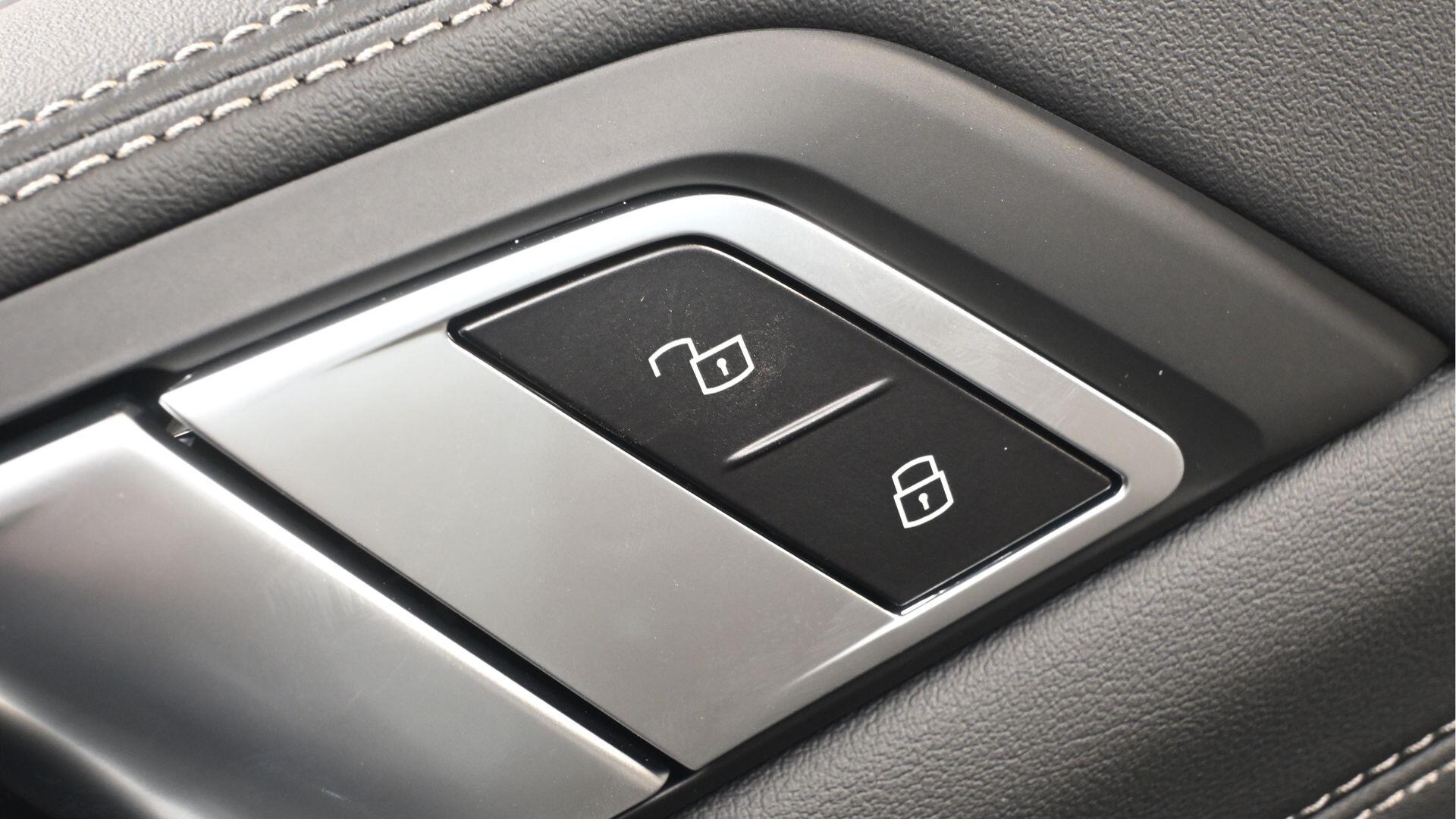 BMW X5 view 28