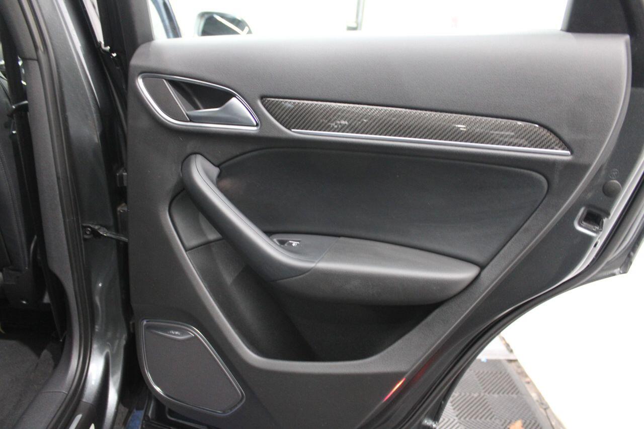 Audi RS Q3 view 29