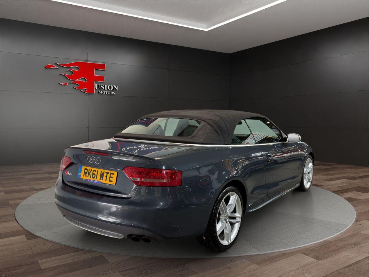 Audi S5 view 7