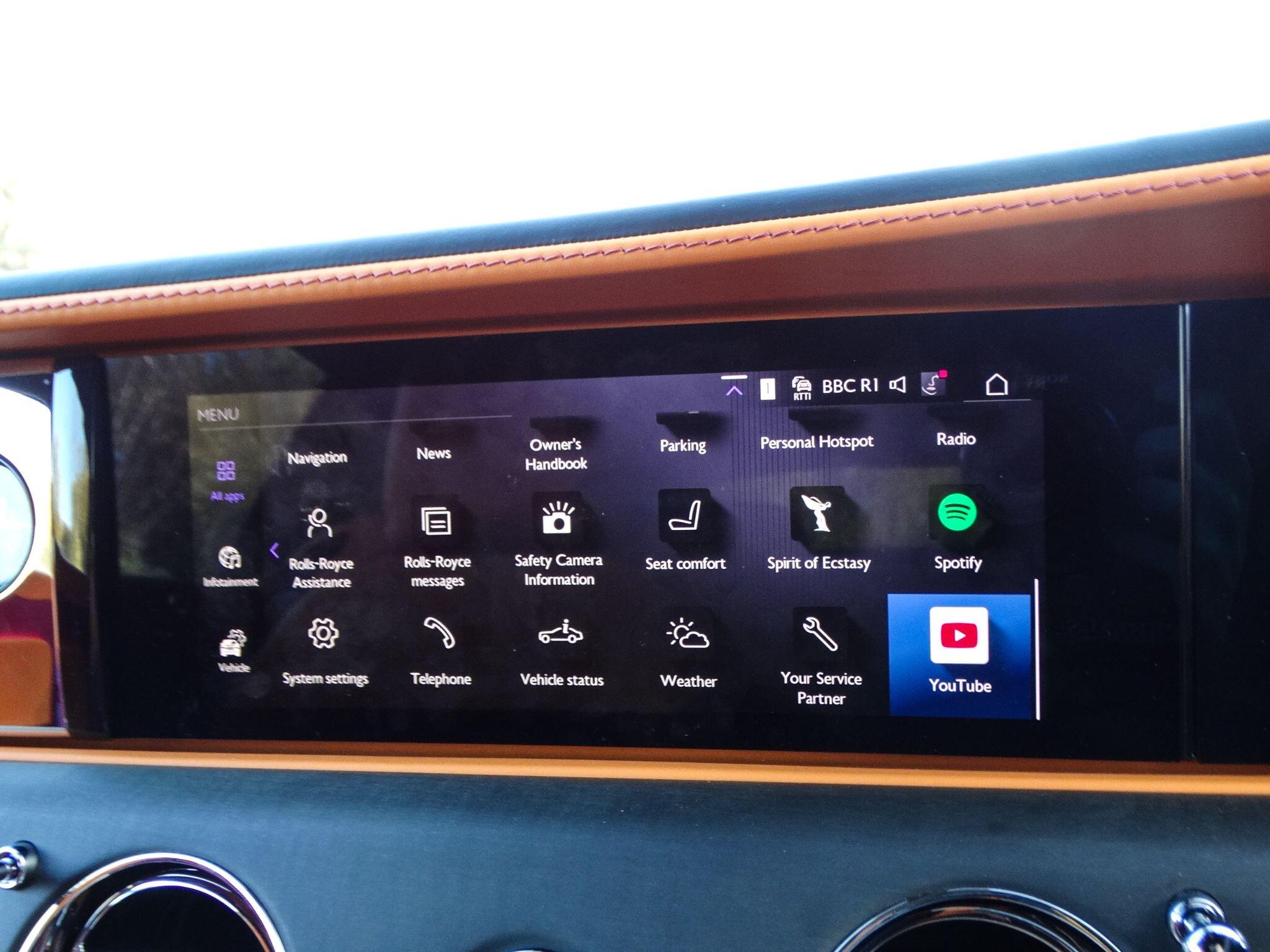 Rolls-Royce Spectre view 30