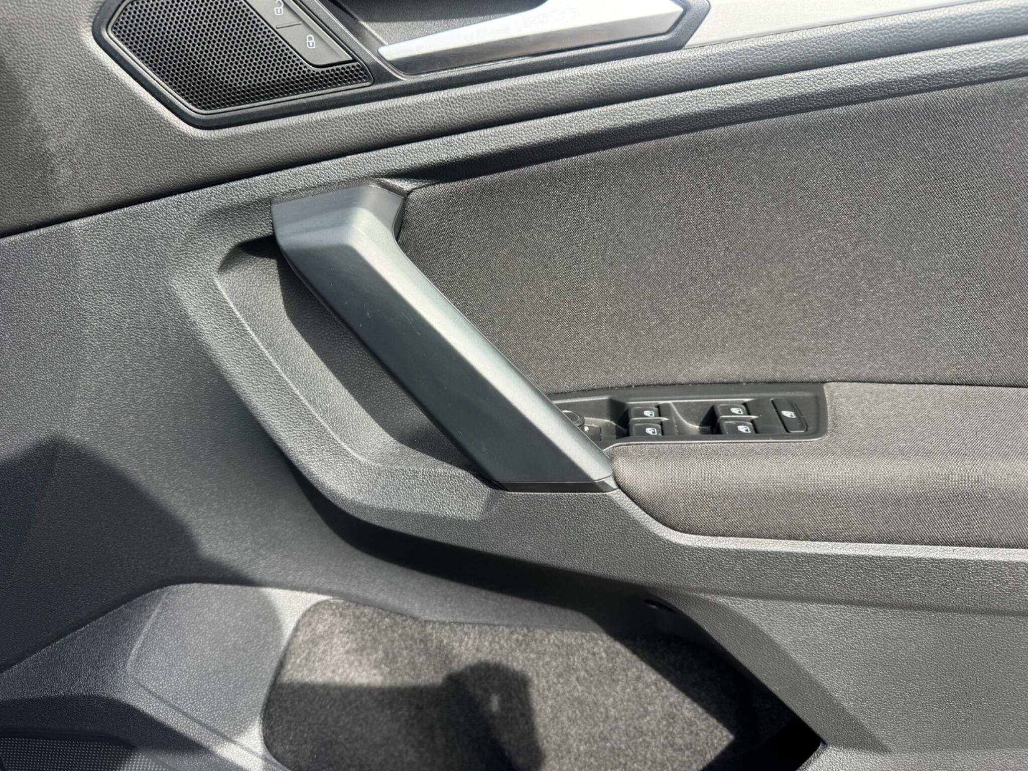Volkswagen Tiguan view 45