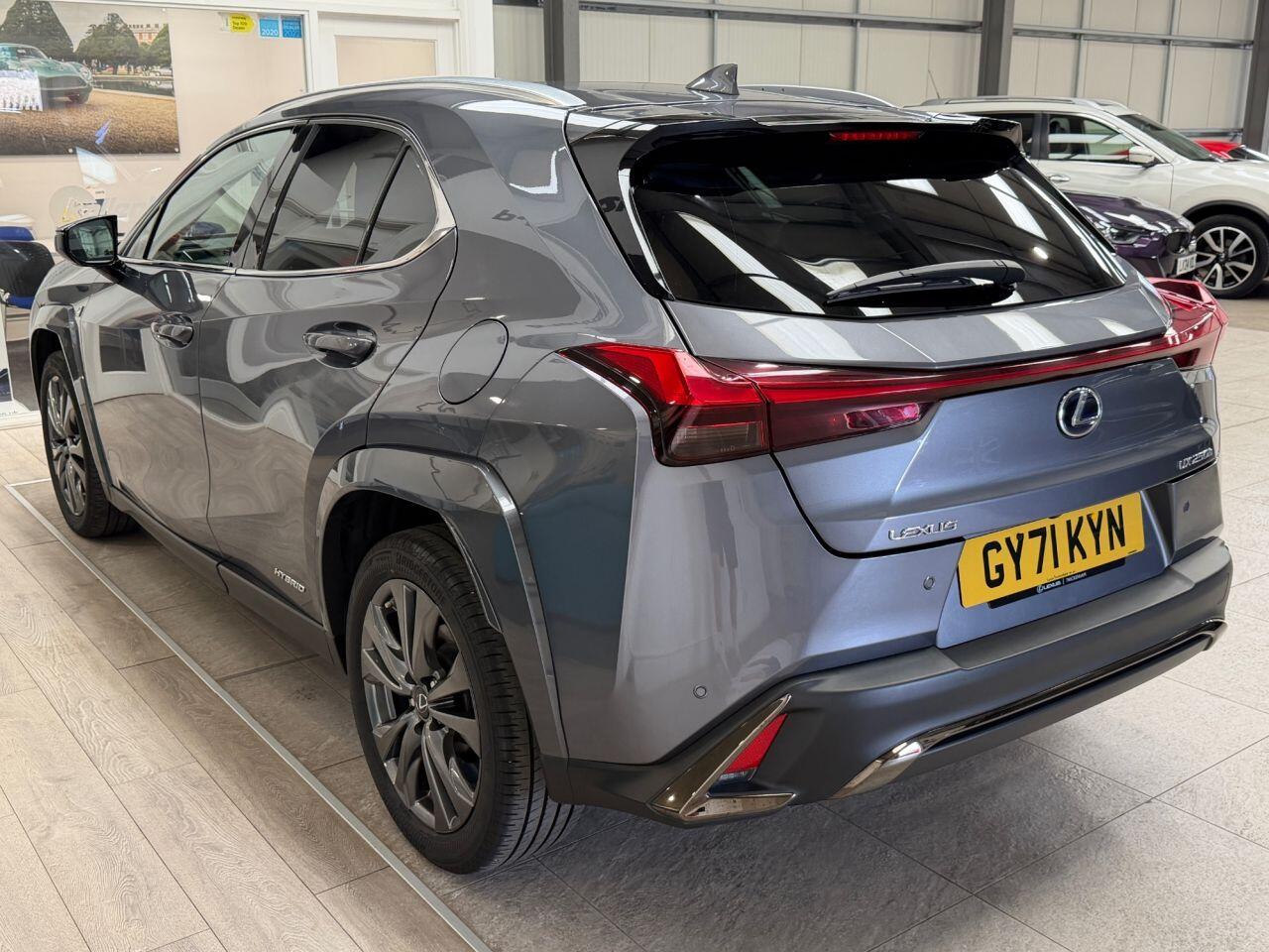 Lexus Ux view 34