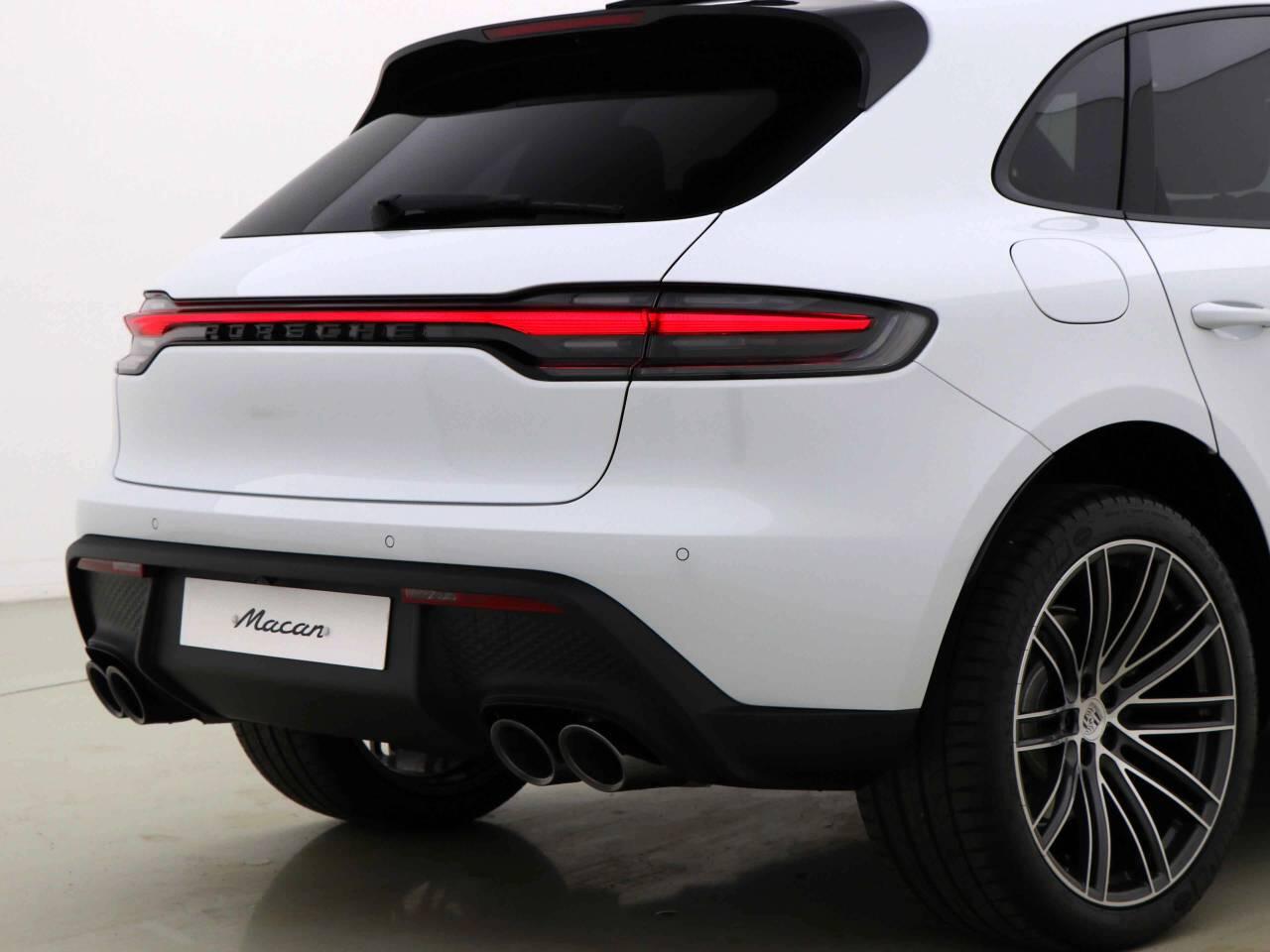 Porsche Macan view 23