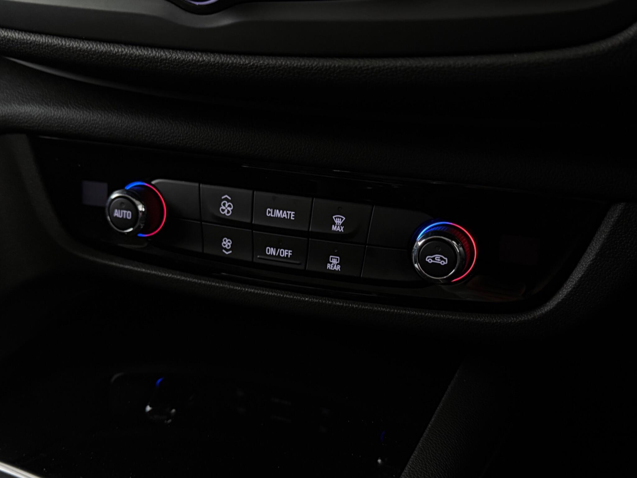 Vauxhall Insignia view 21