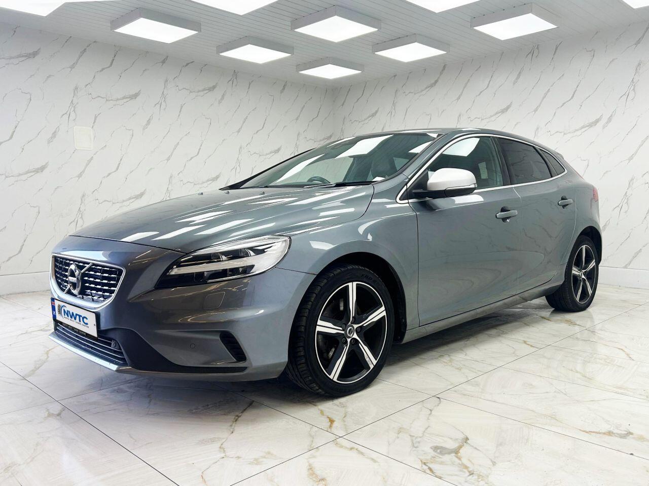Volvo V40 view 8