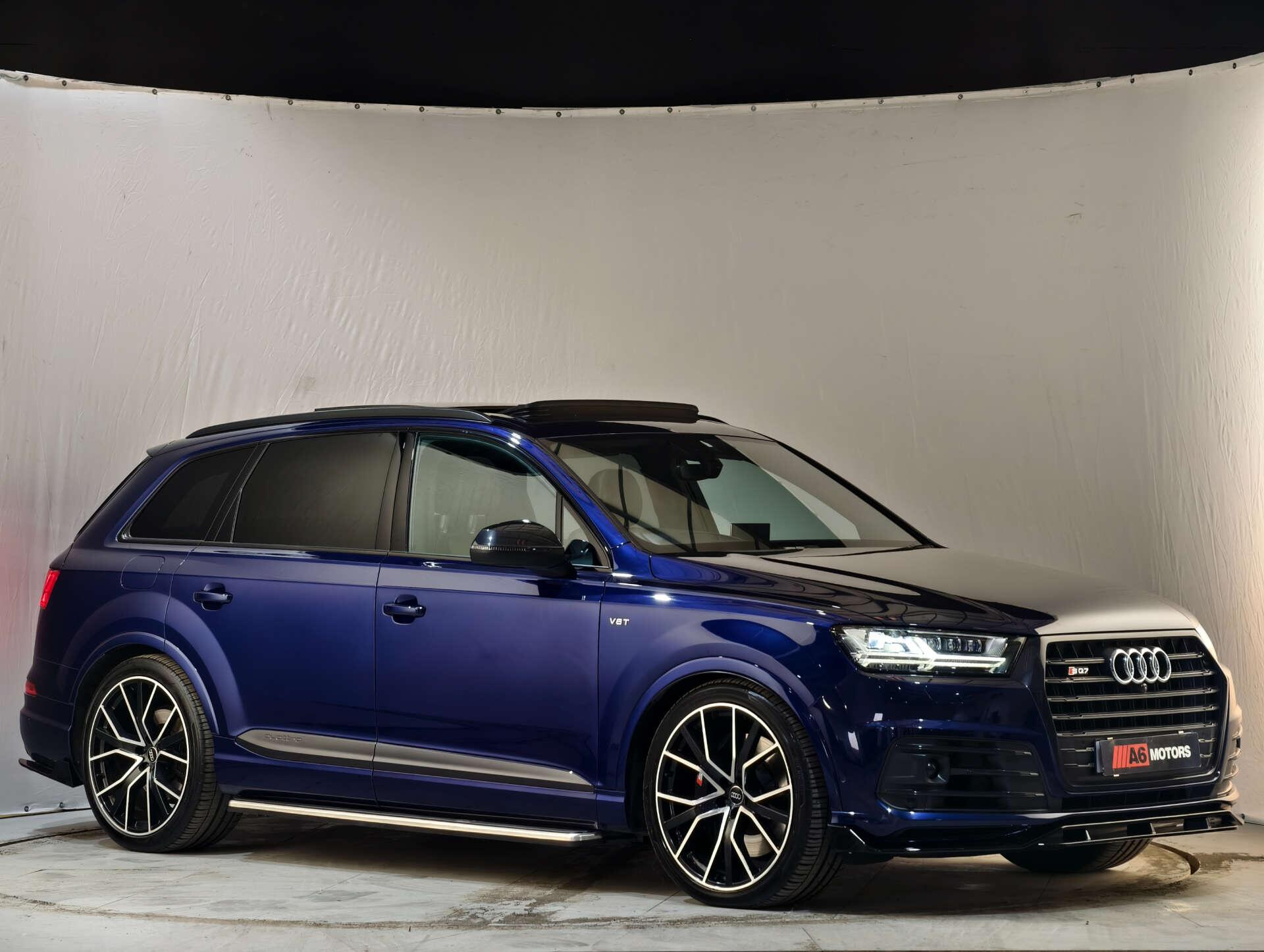 Audi SQ7 view 2