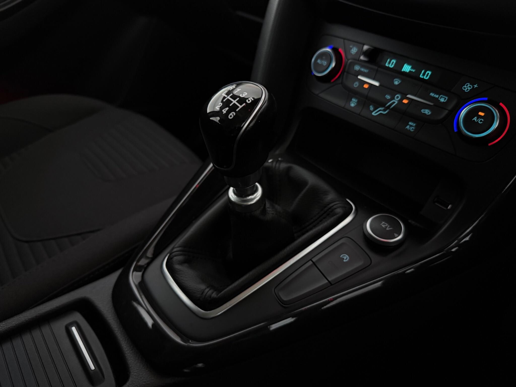 Ford Focus view 21