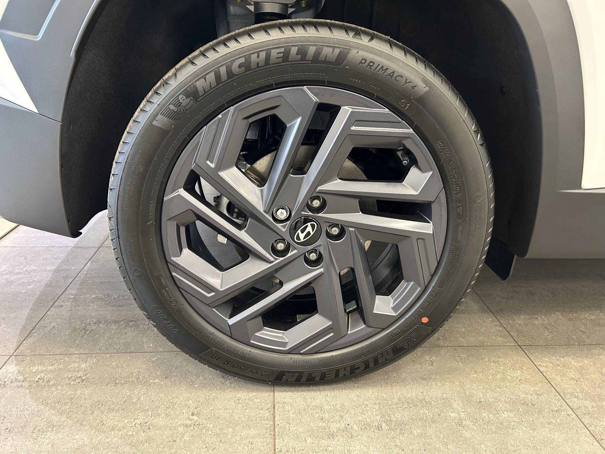Hyundai Tucson view 12