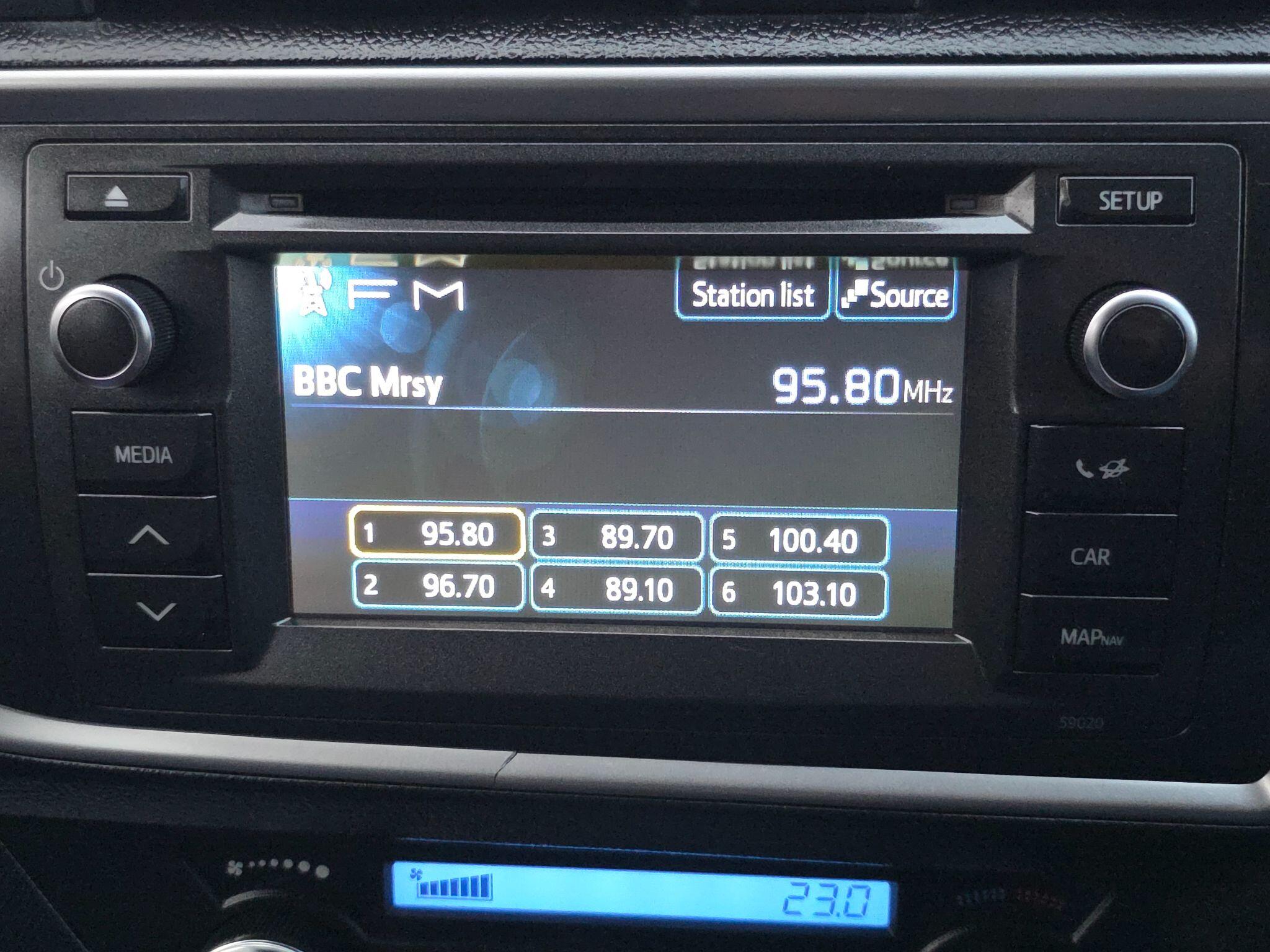 2013 Toyota Auris image 43
