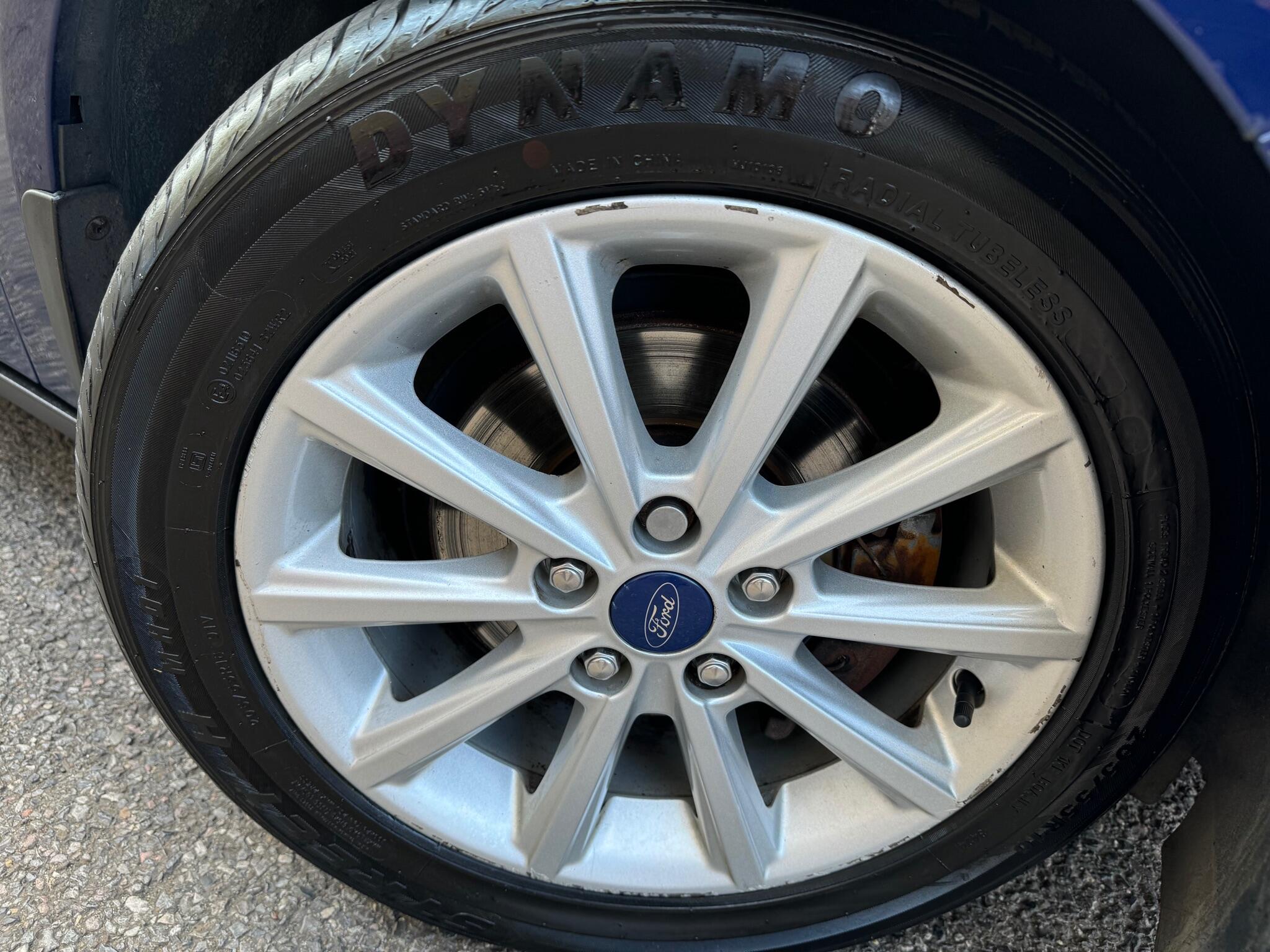 Ford Focus view 23