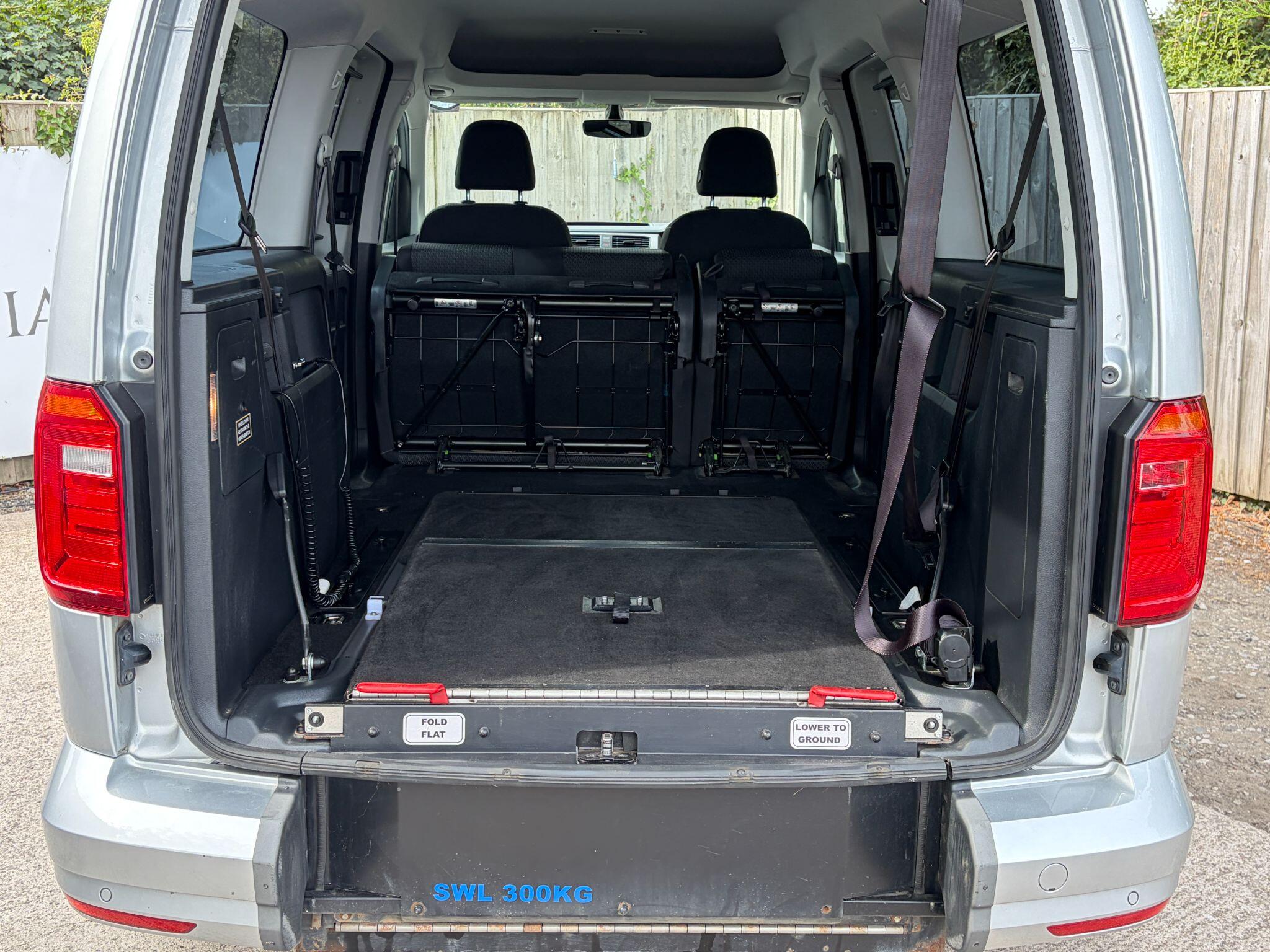 Volkswagen Caddy Maxi Life view 3