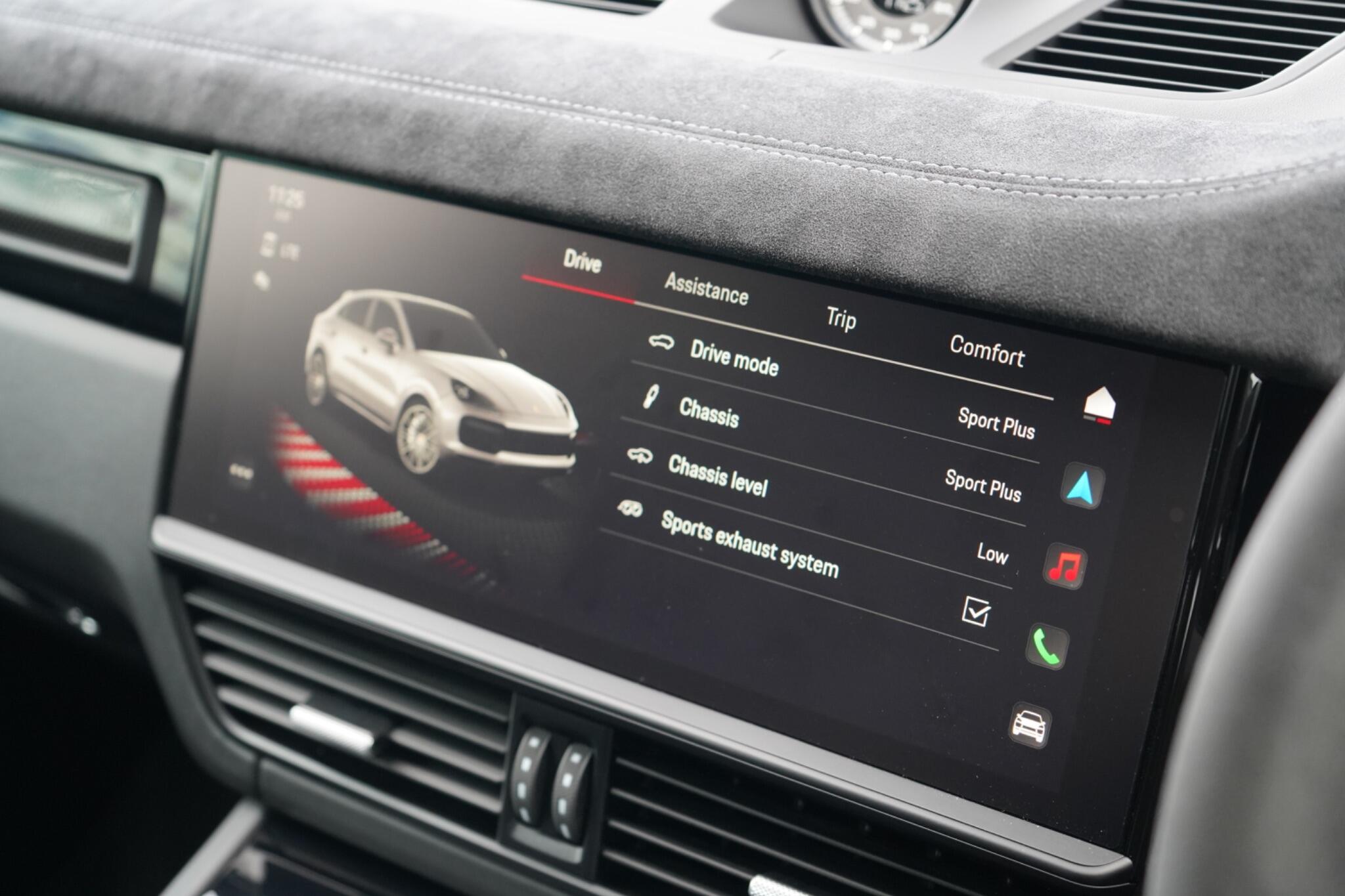 Porsche Cayenne view 36