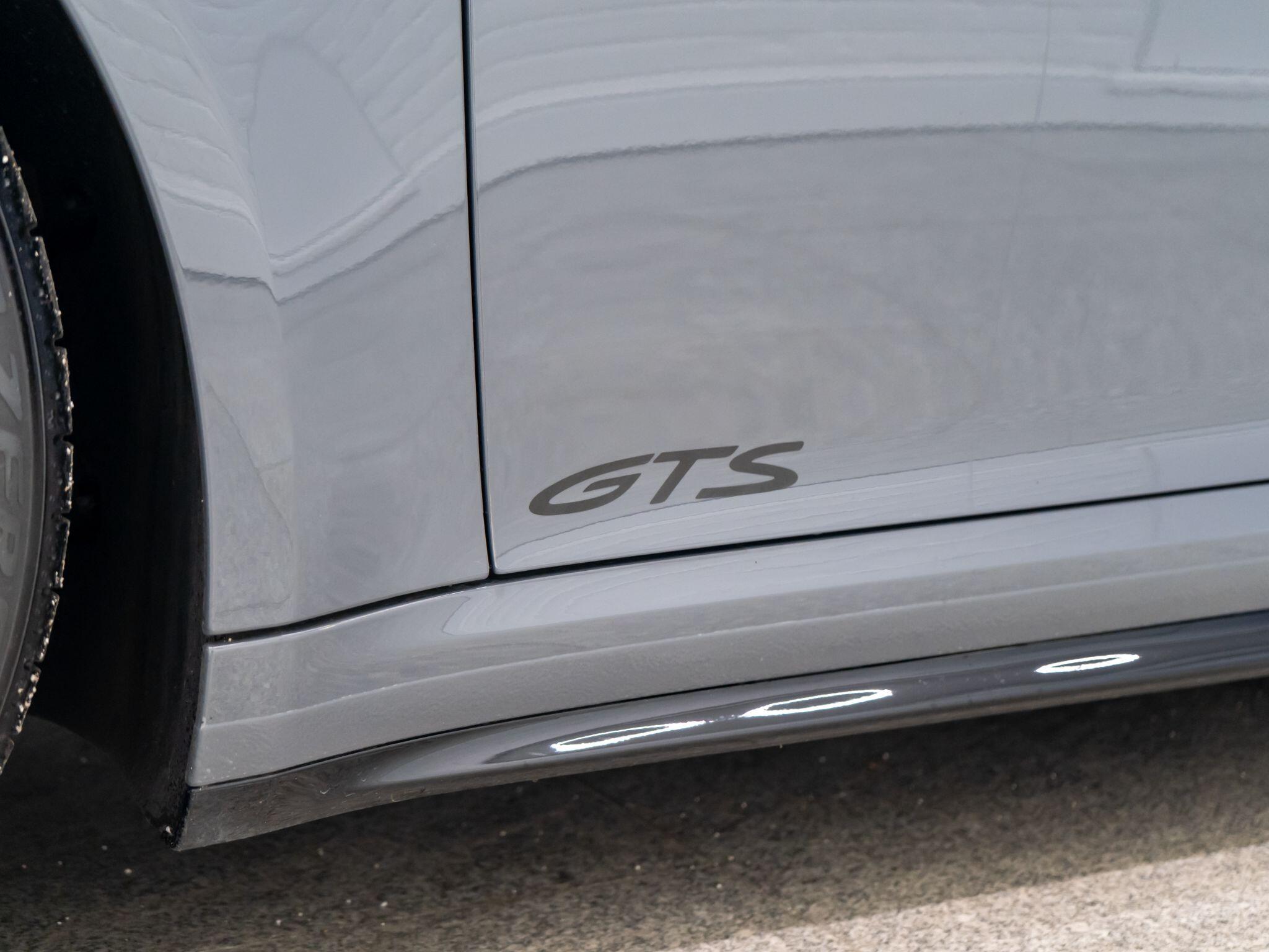 Porsche 911 view 53
