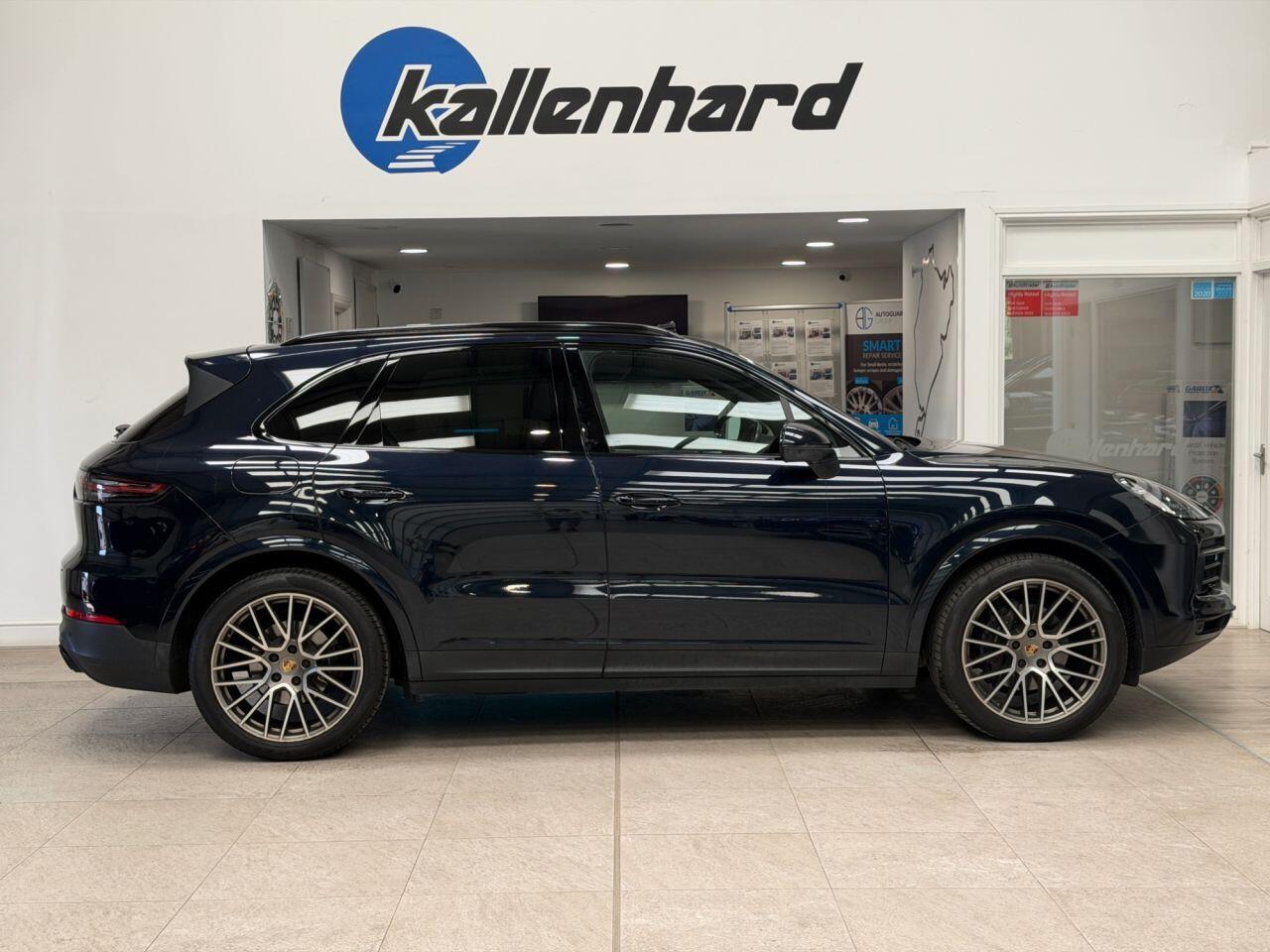 Porsche Cayenne view 18