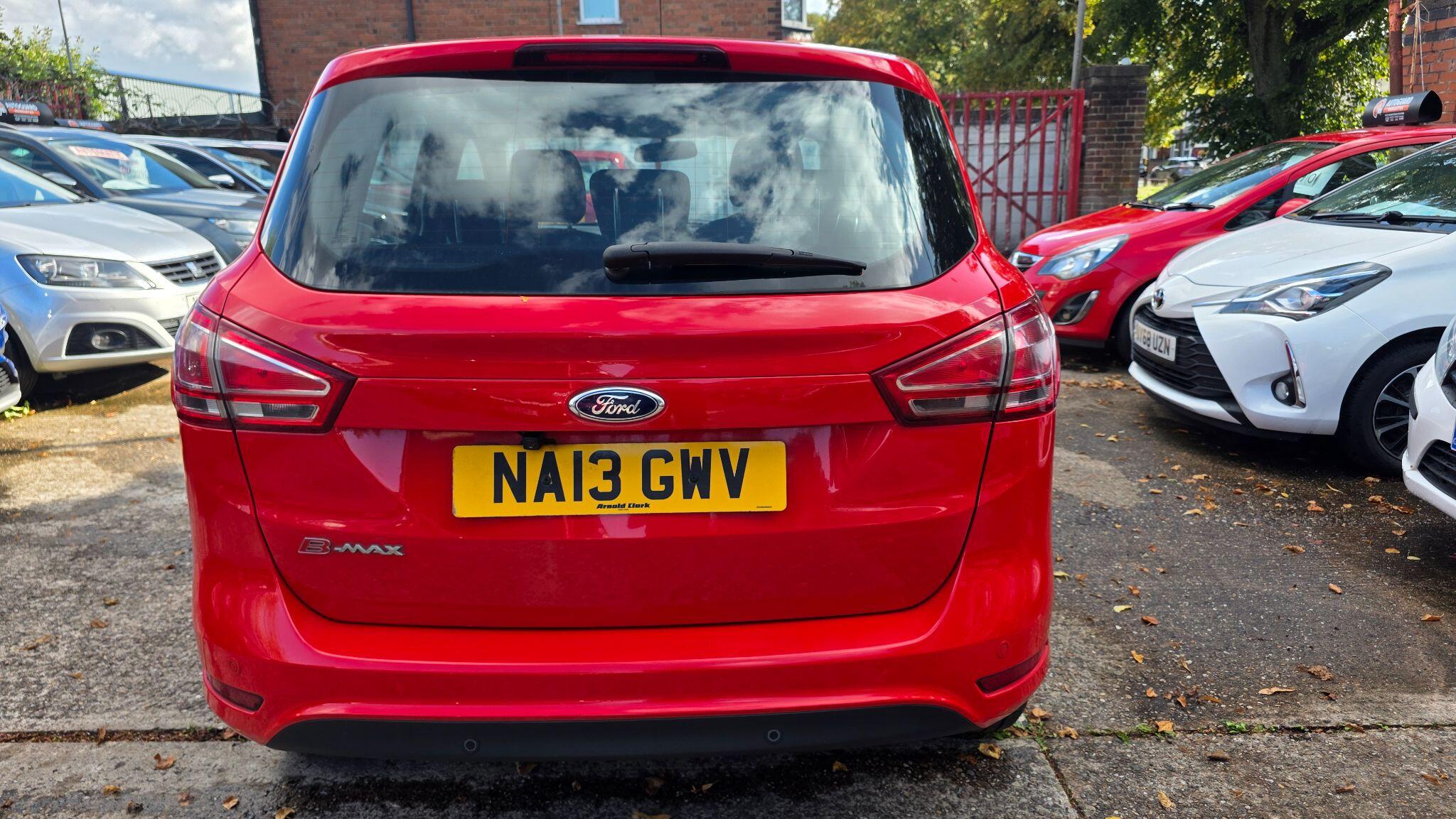 Ford B-Max view 12