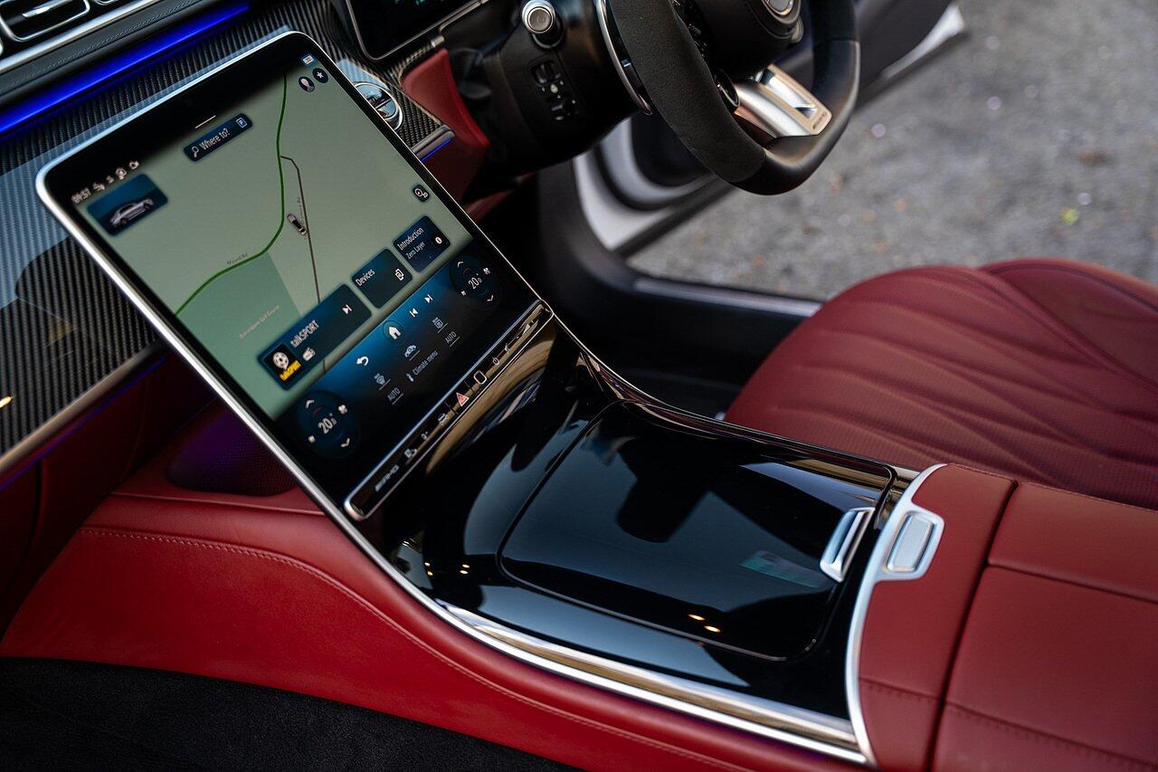 Mercedes-Benz S-Class view 75