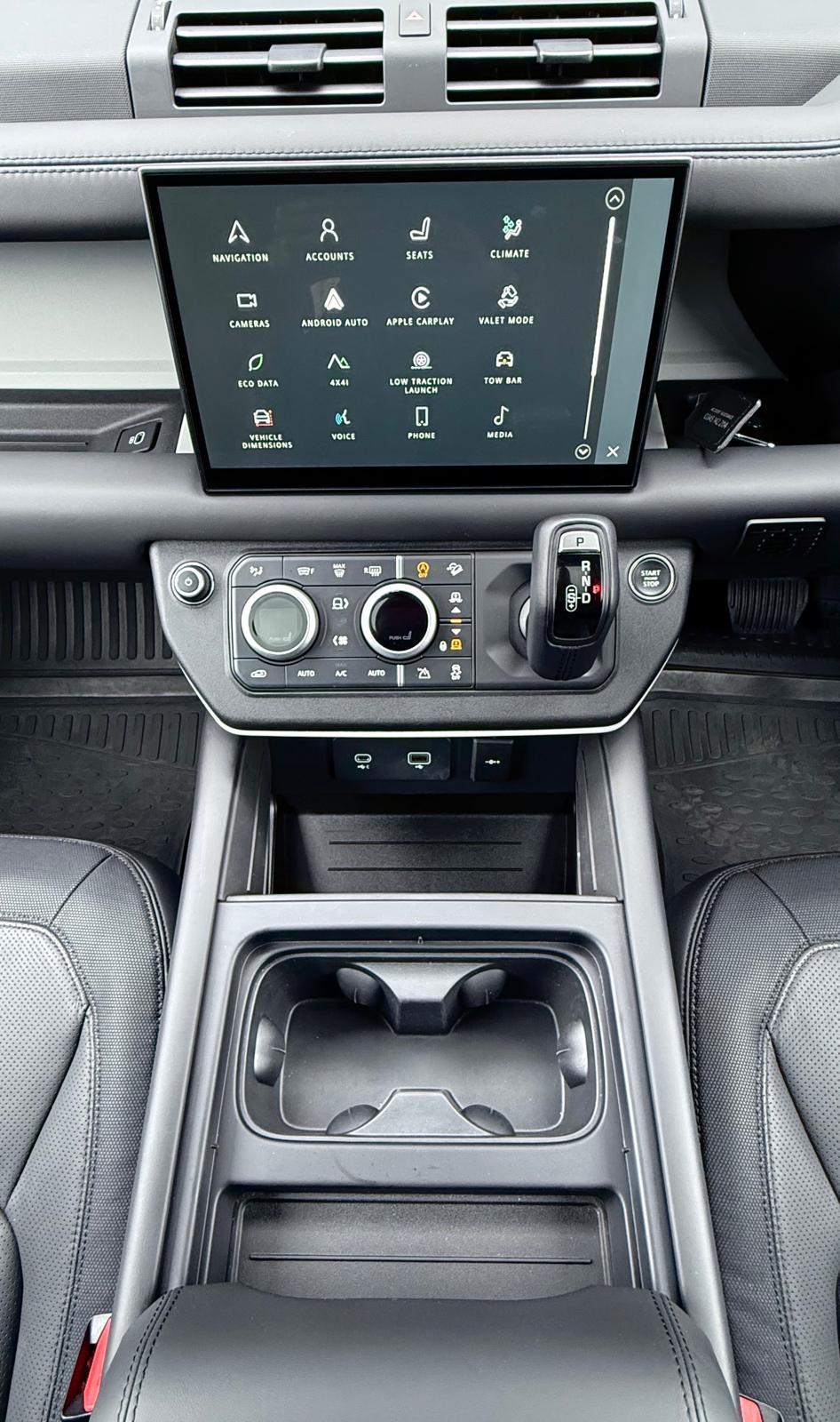 Land Rover Defender view 24