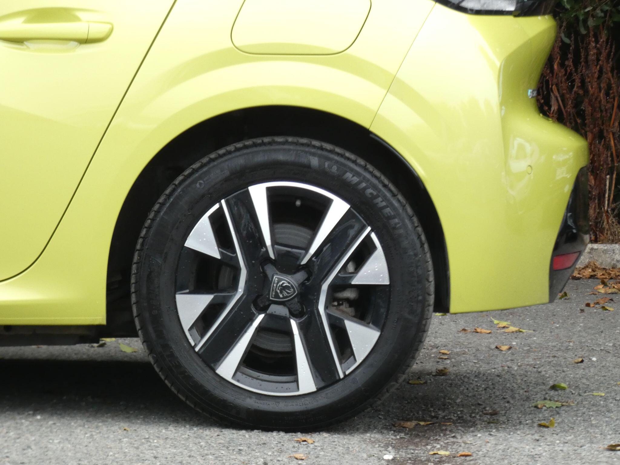 Peugeot E-208 view 34
