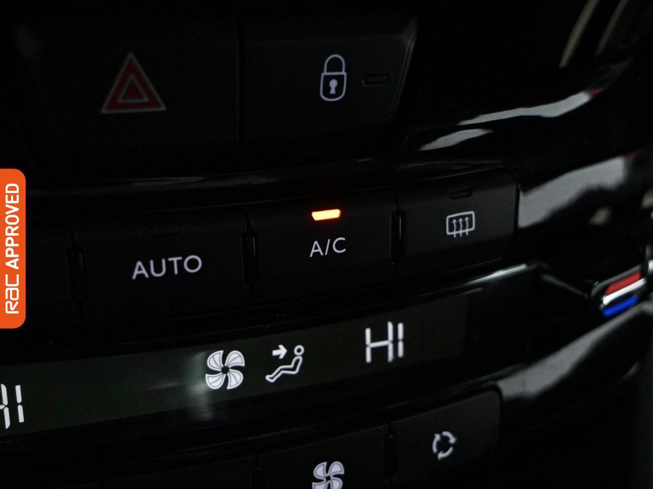 Peugeot 2008 view 18