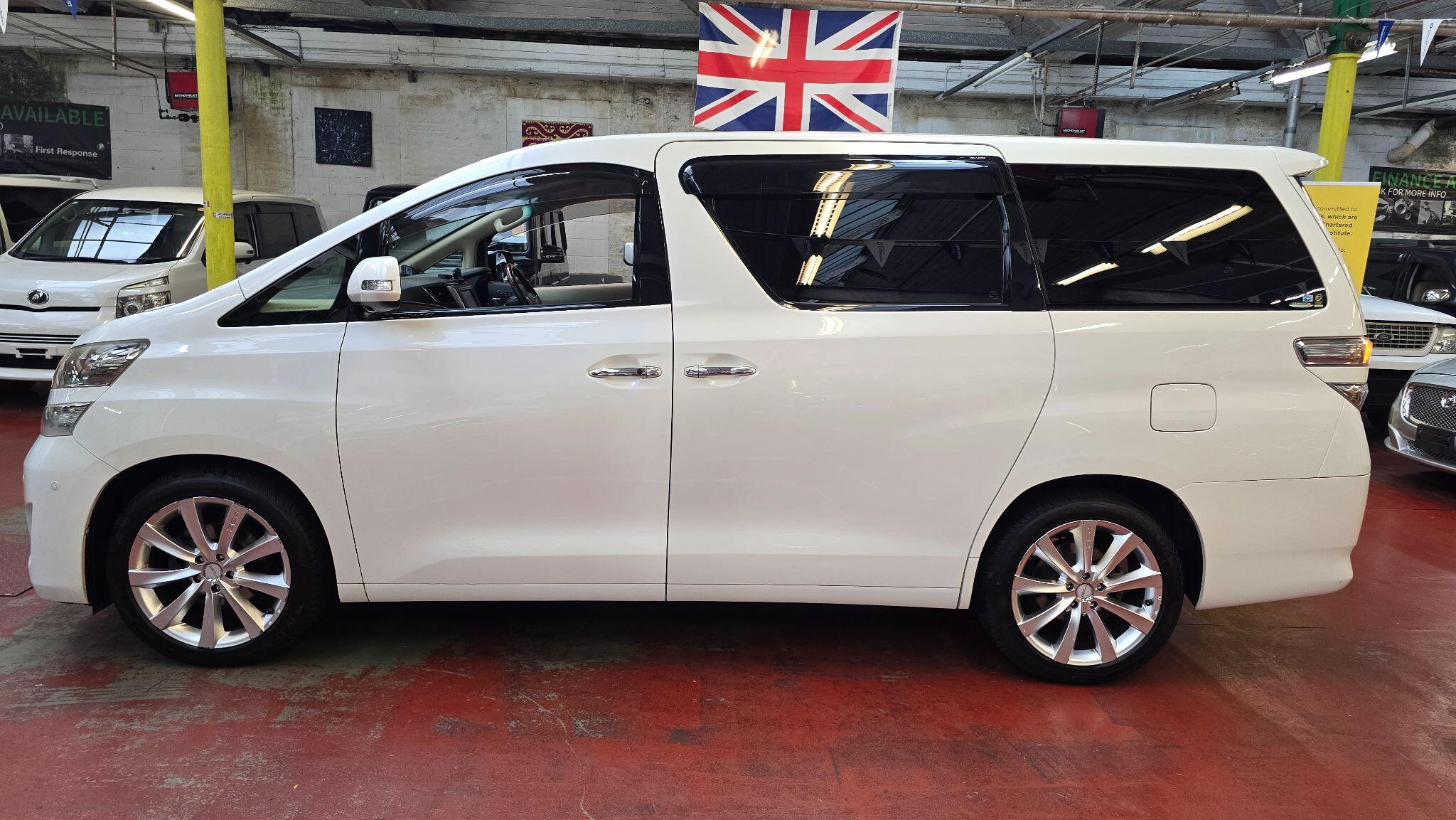 Toyota Vellfire view 30